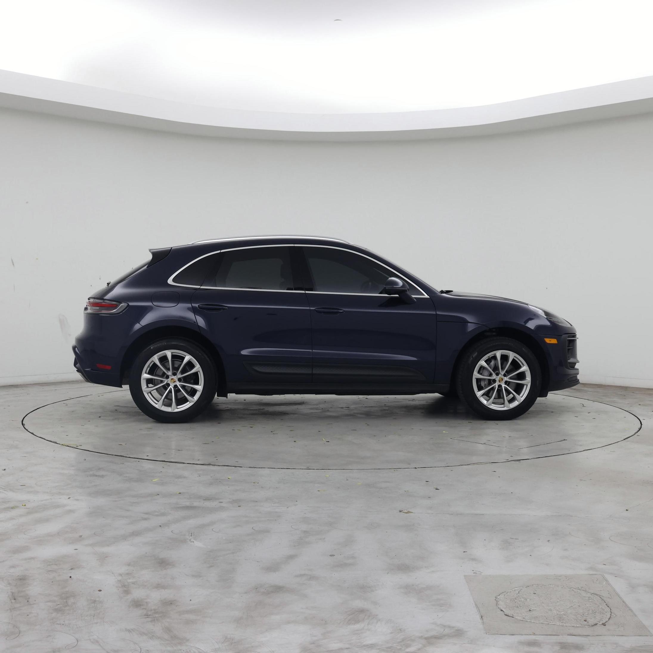 Thumbnail: 2023 Porsche Macan - 7