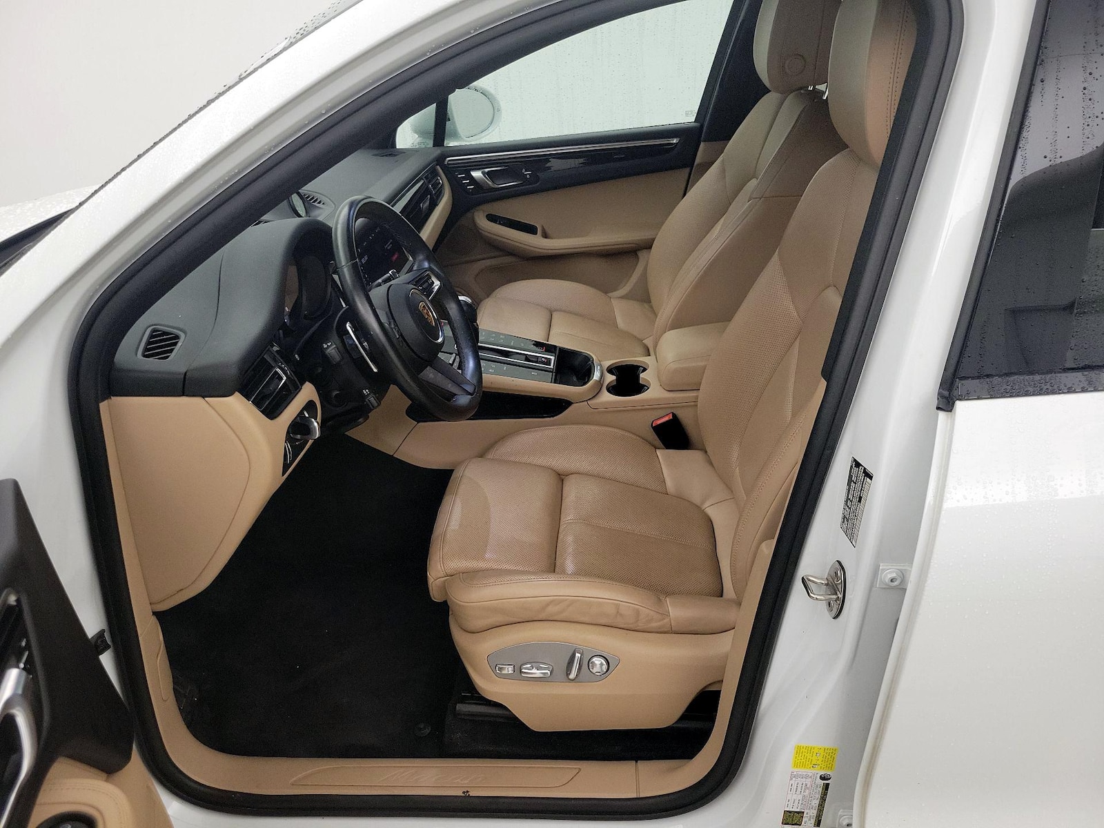 2023 Porsche Macan T - Photo 12