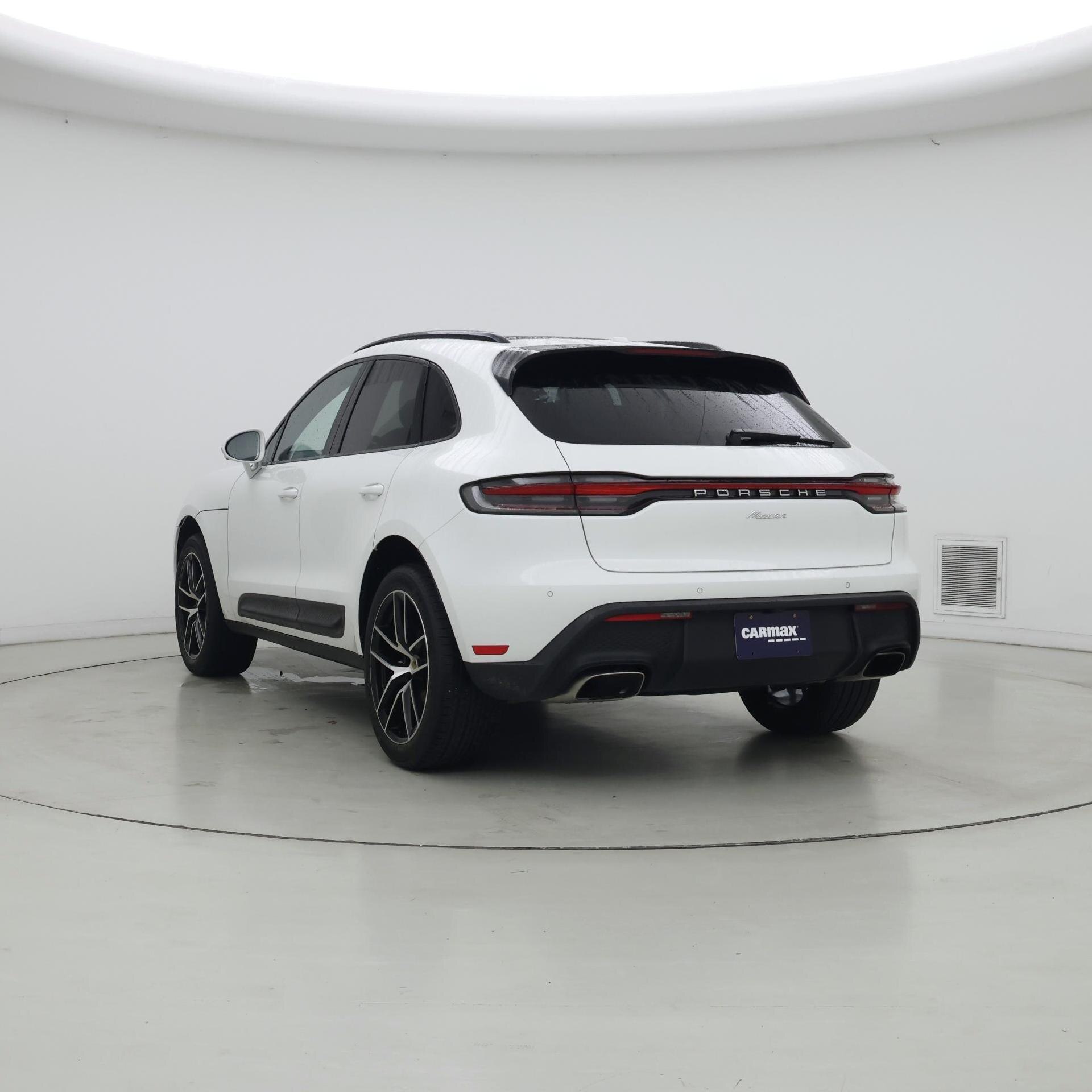 Thumbnail: 2023 Porsche Macan - 2
