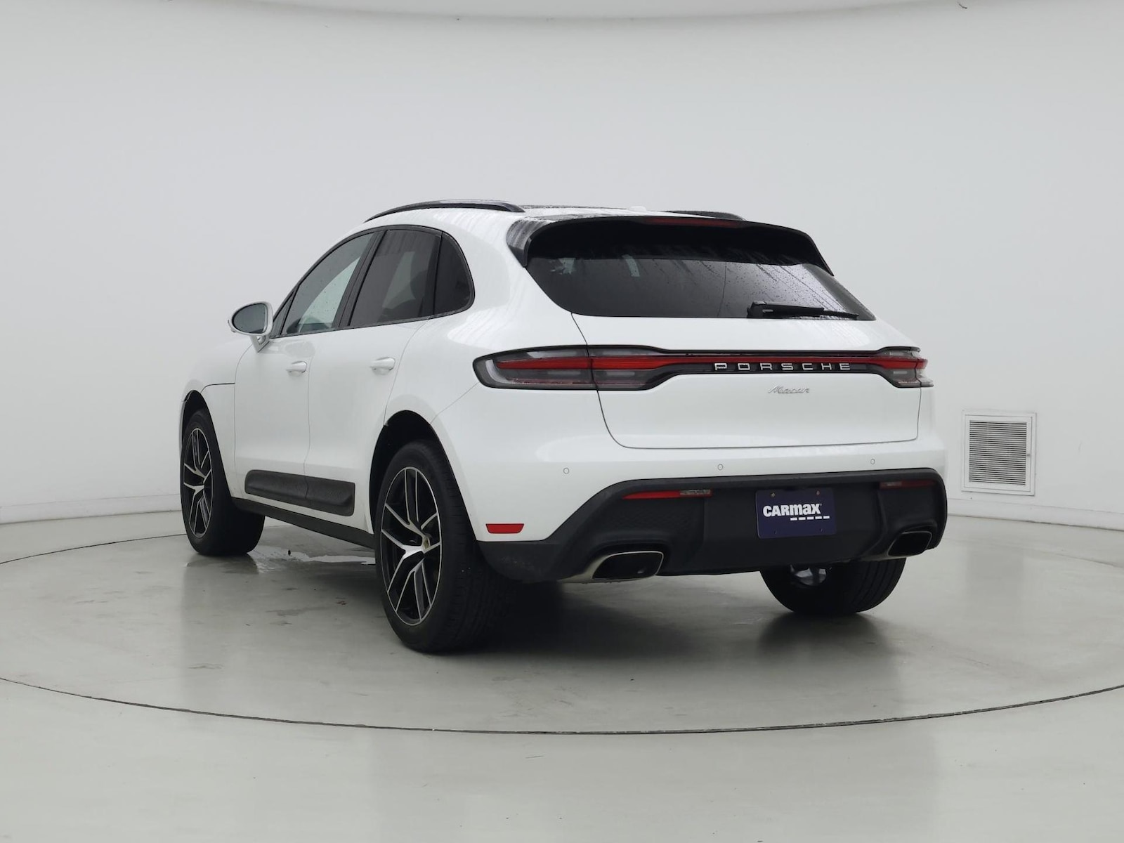 2023 Porsche Macan T - Photo 3