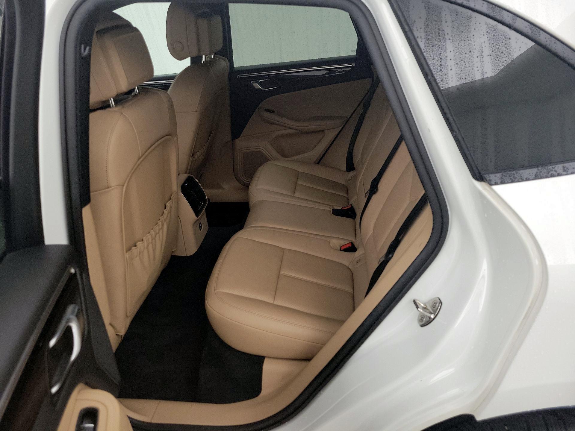 Thumbnail: 2023 Porsche Macan - 20