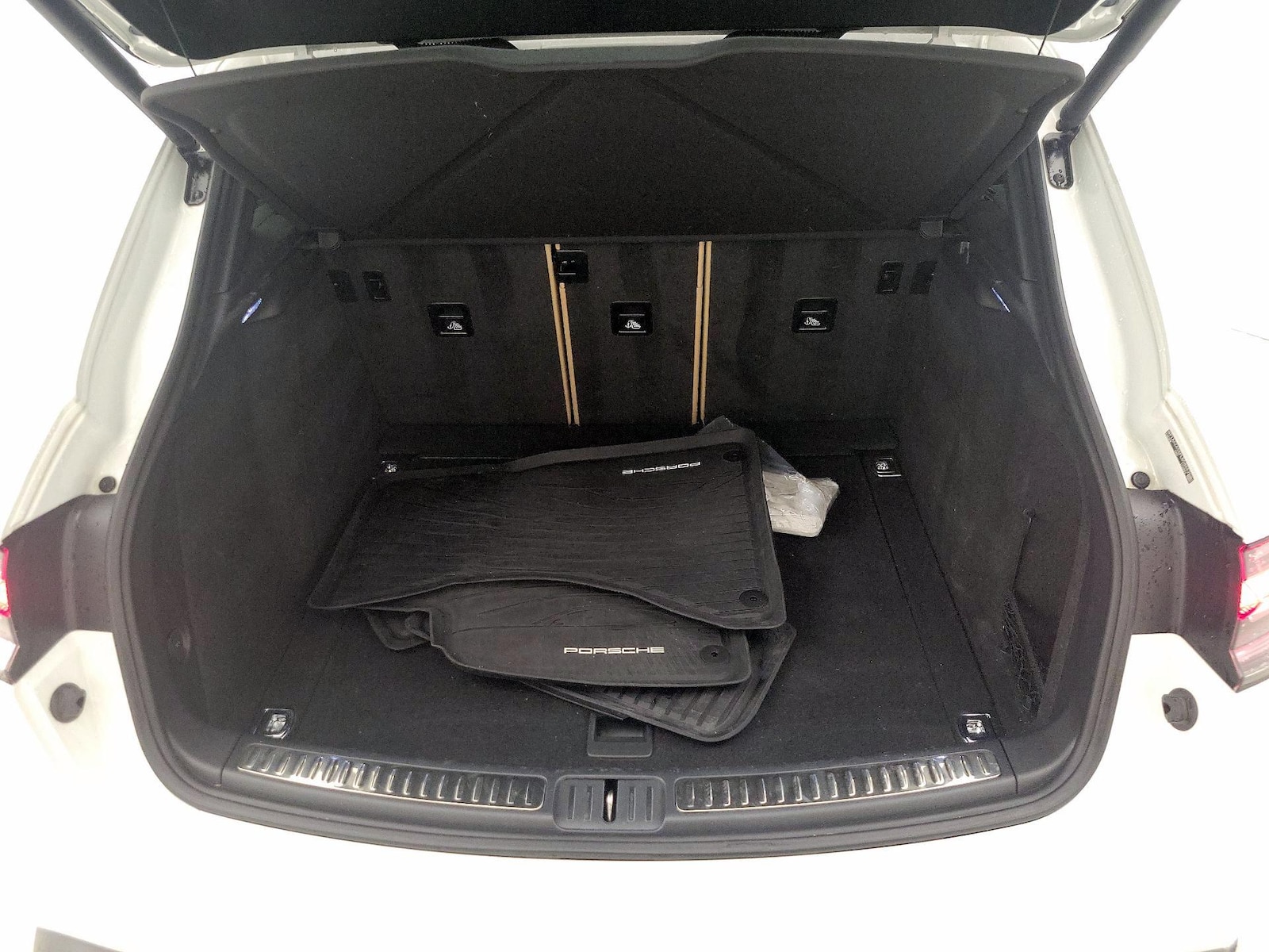 2023 Porsche Macan T - Photo 22