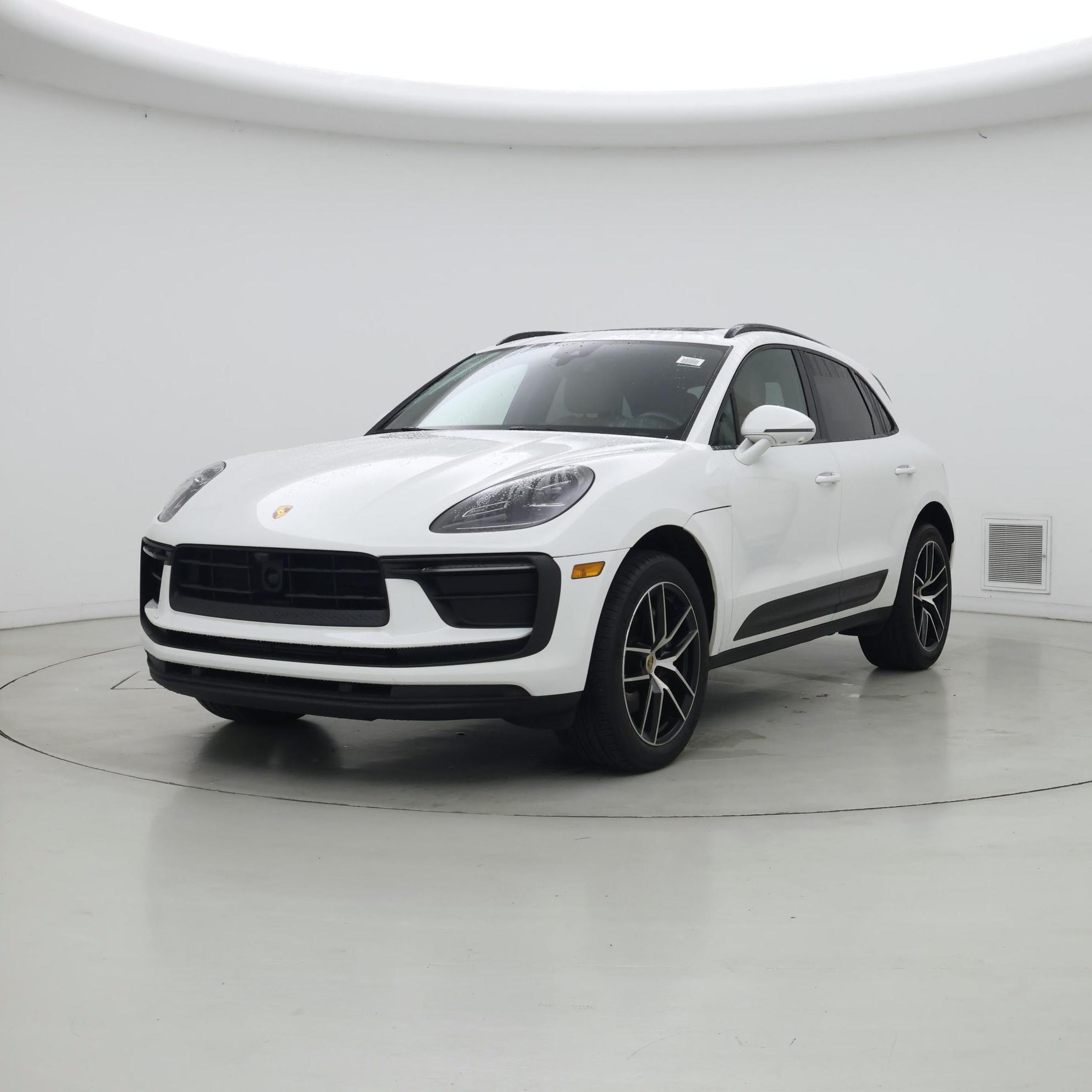 Thumbnail: 2023 Porsche Macan - 4