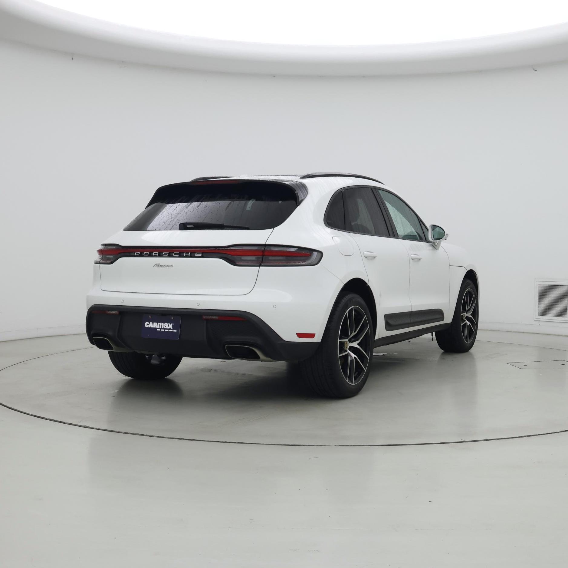 Thumbnail: 2023 Porsche Macan - 8