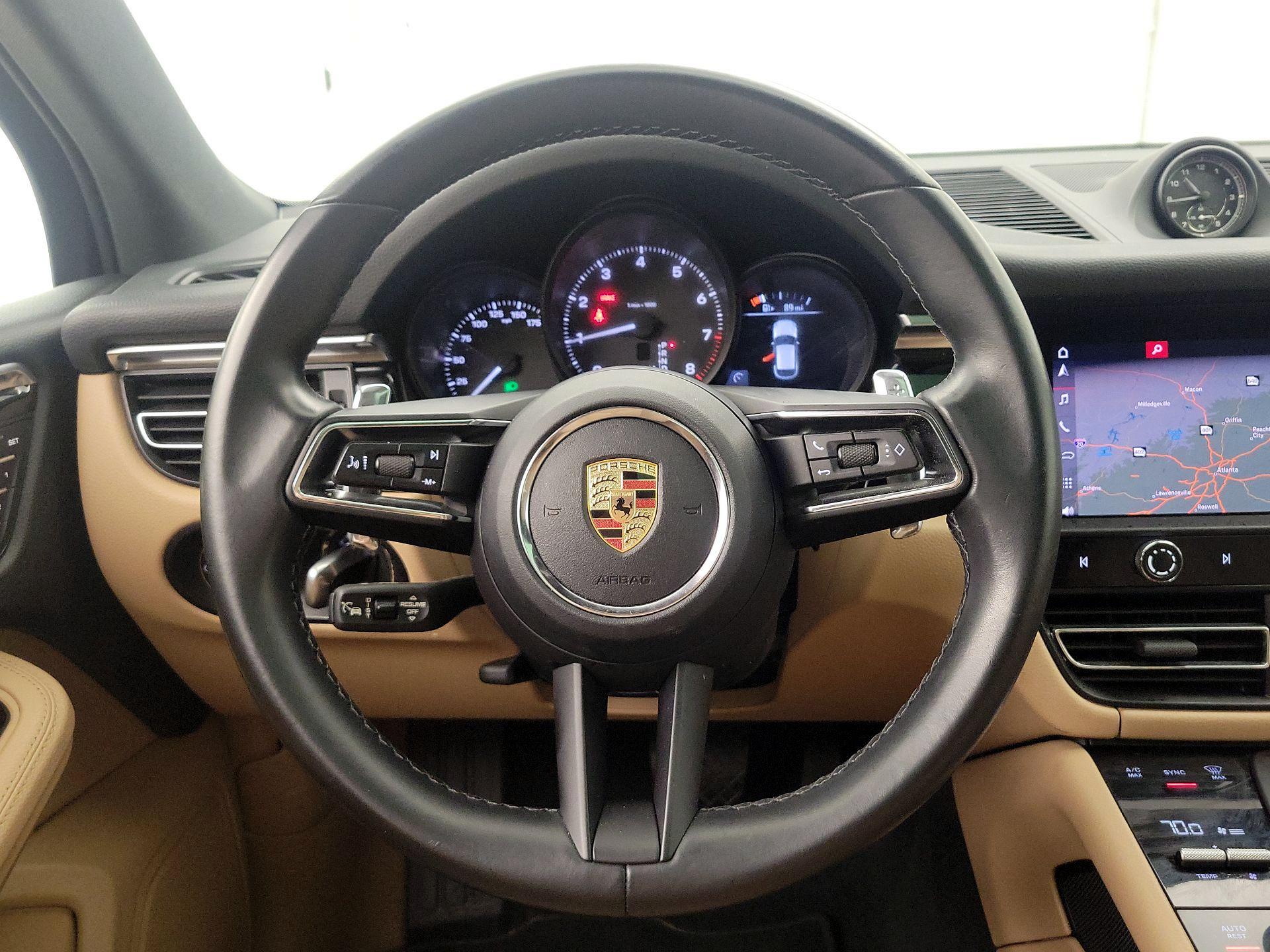 Thumbnail: 2023 Porsche Macan - 10