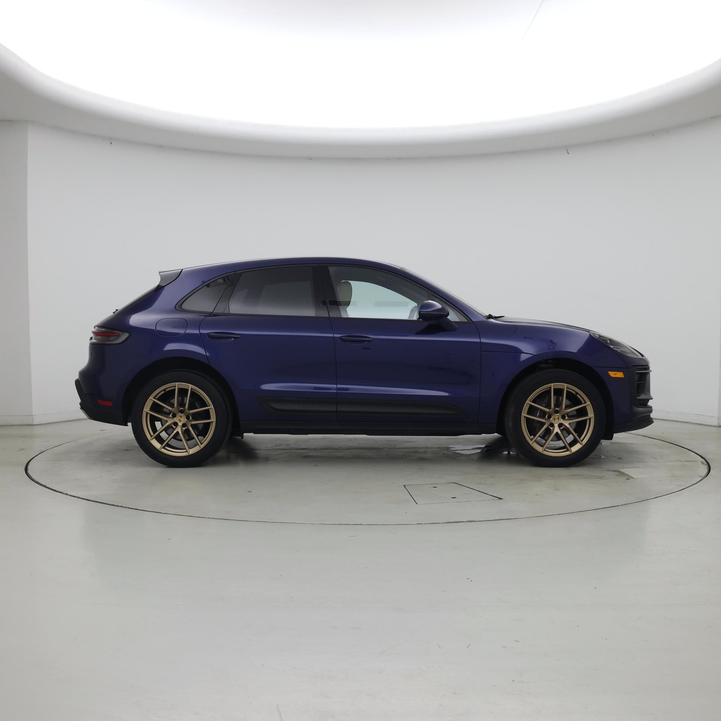 Thumbnail: 2023 Porsche Macan - 7