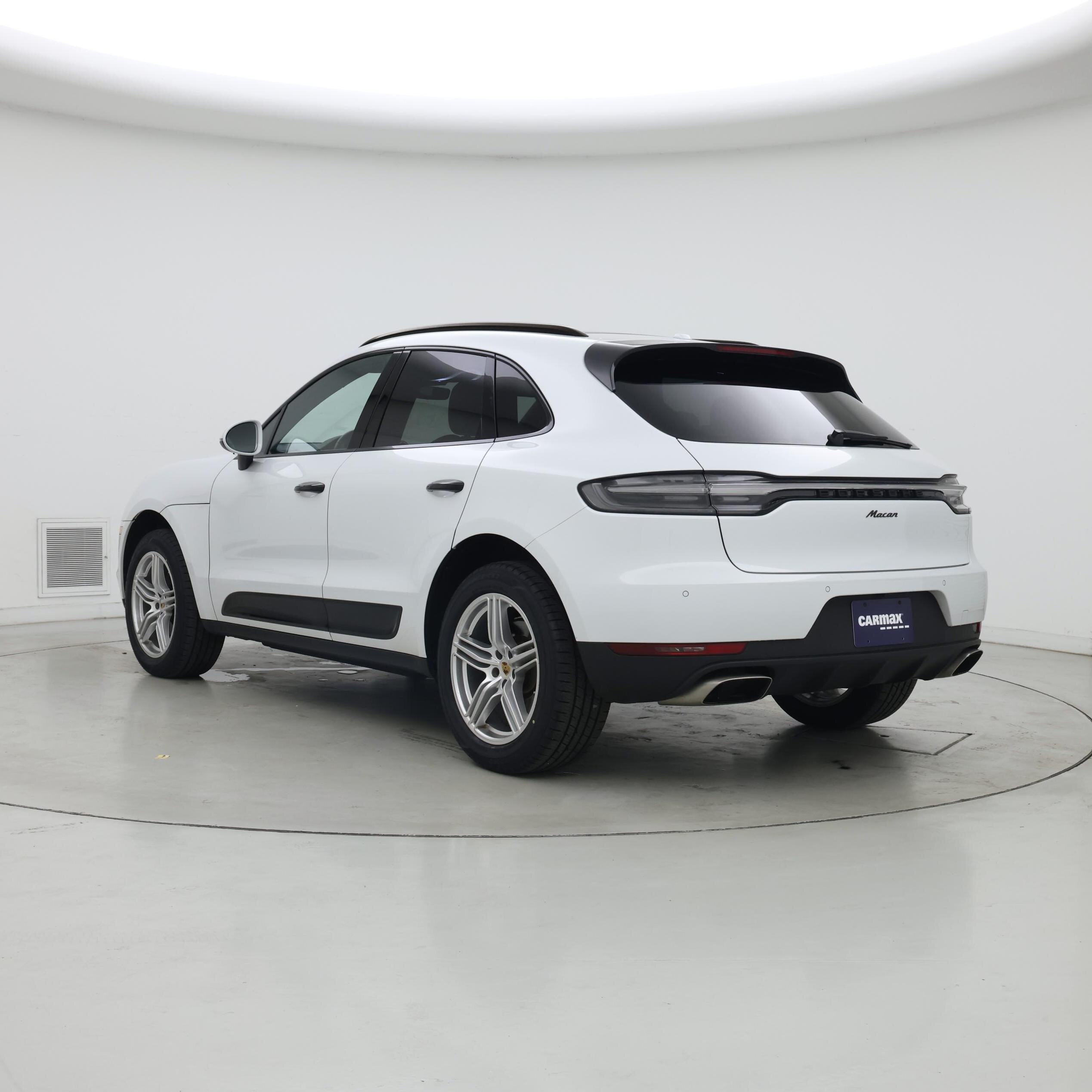 Thumbnail: 2020 Porsche Macan - 2
