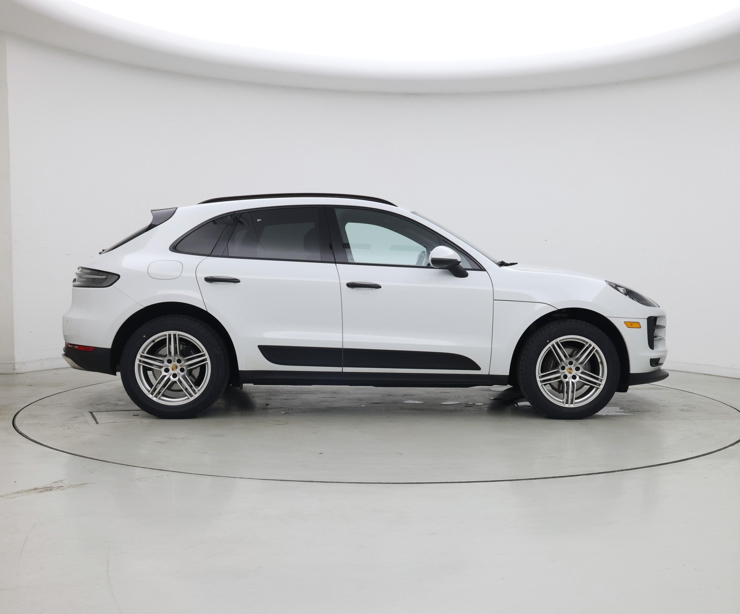 Thumbnail: 2020 Porsche Macan - 7
