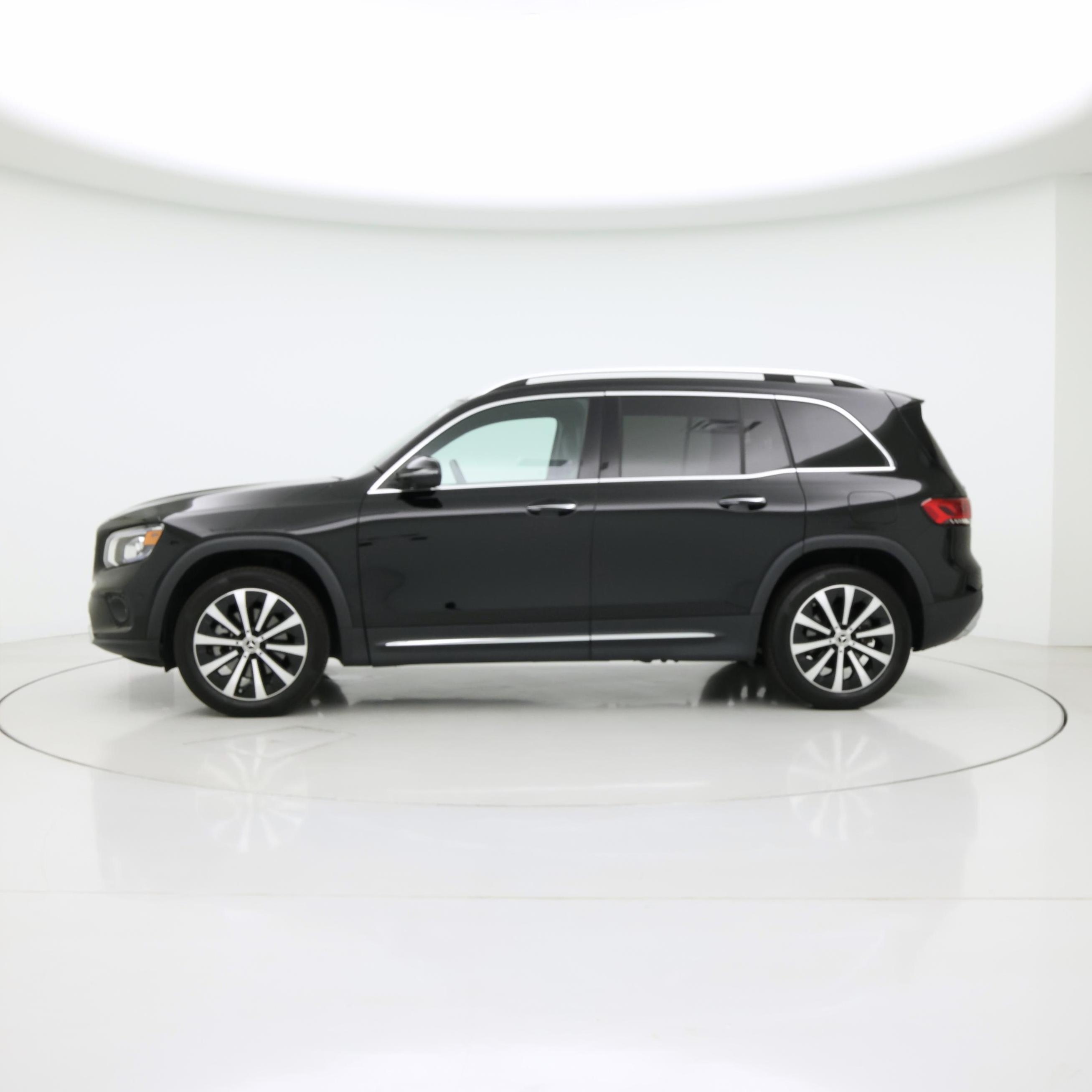 Thumbnail: 2023 Mercedes-Benz GLB - 3