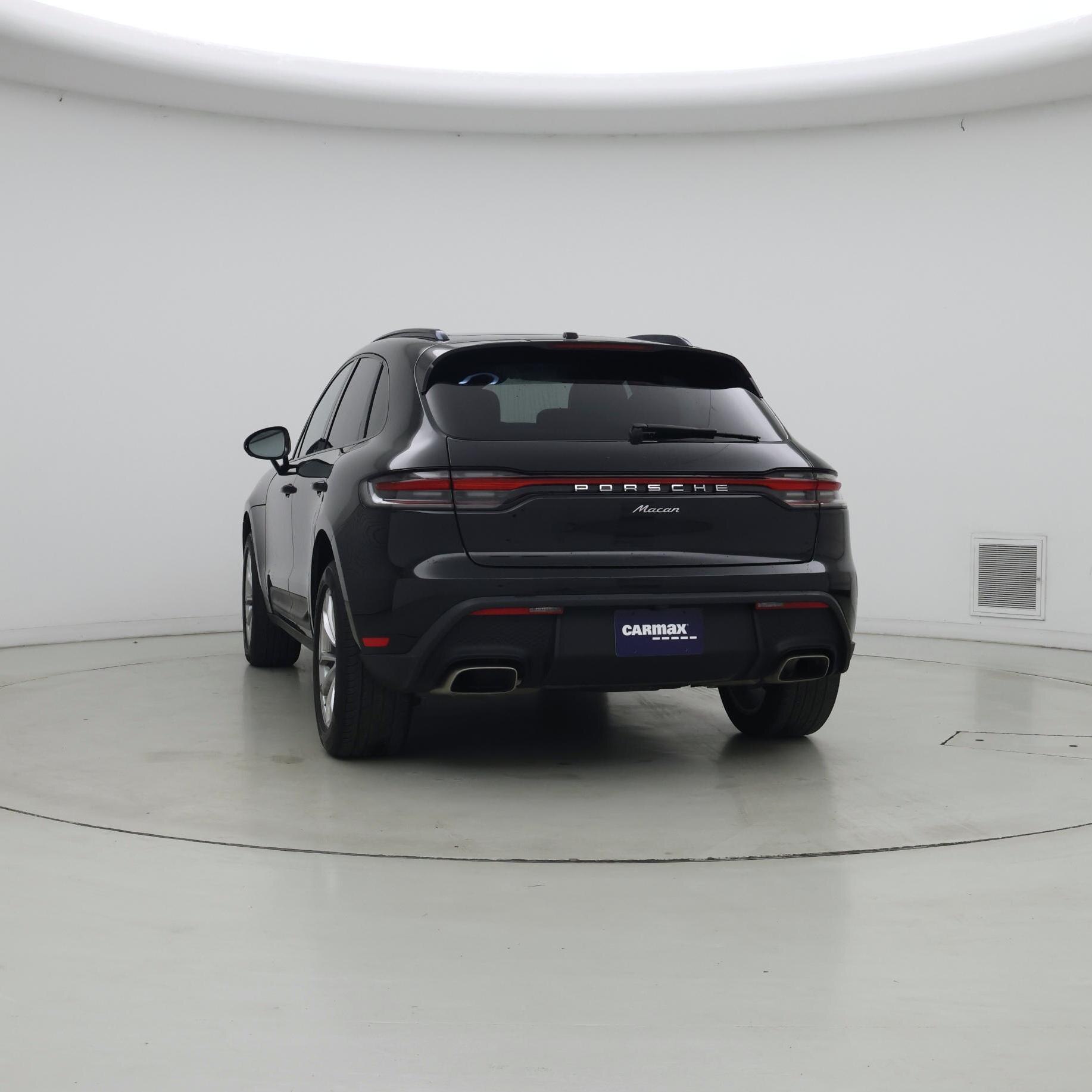 Thumbnail: 2023 Porsche Macan - 2