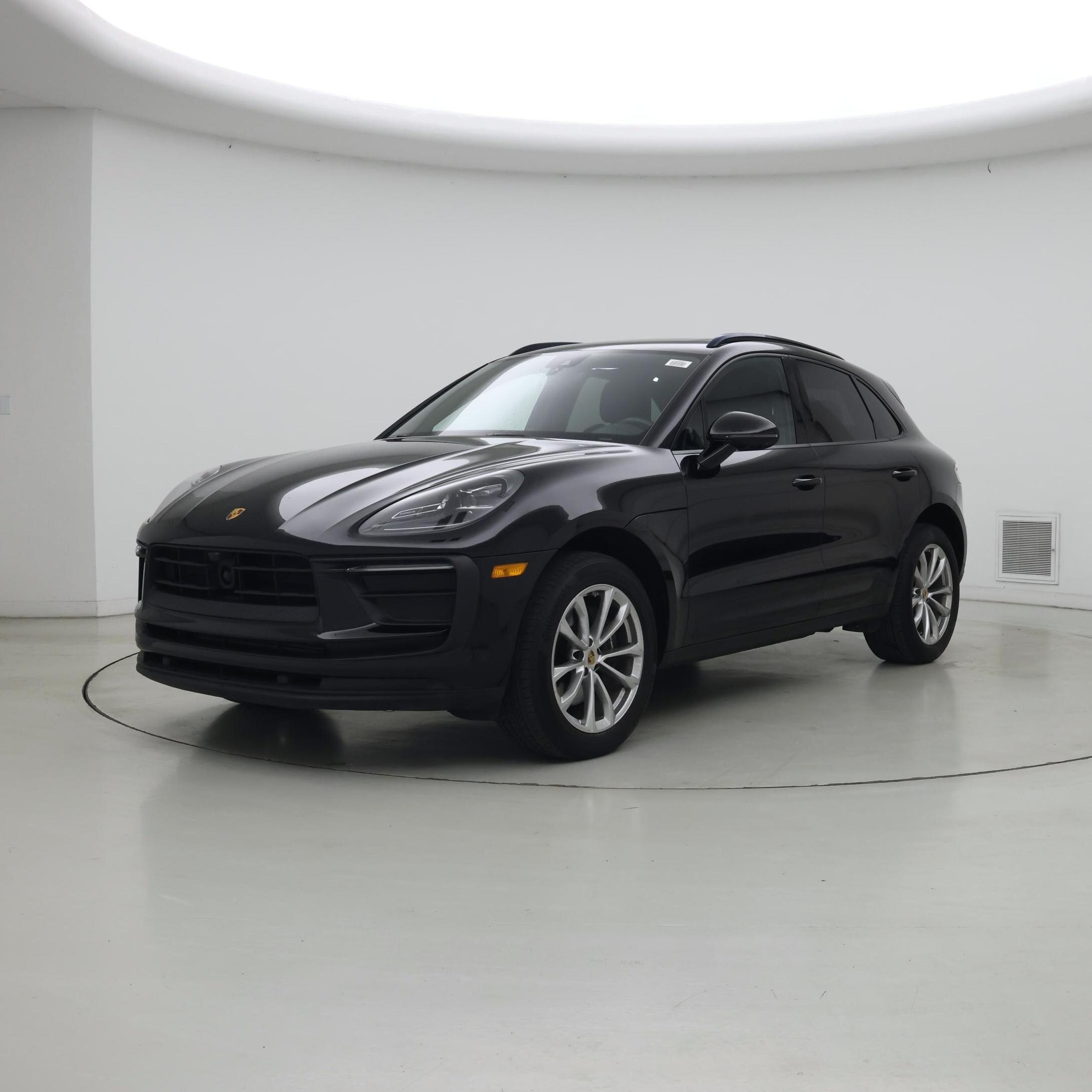 Thumbnail: 2023 Porsche Macan - 4