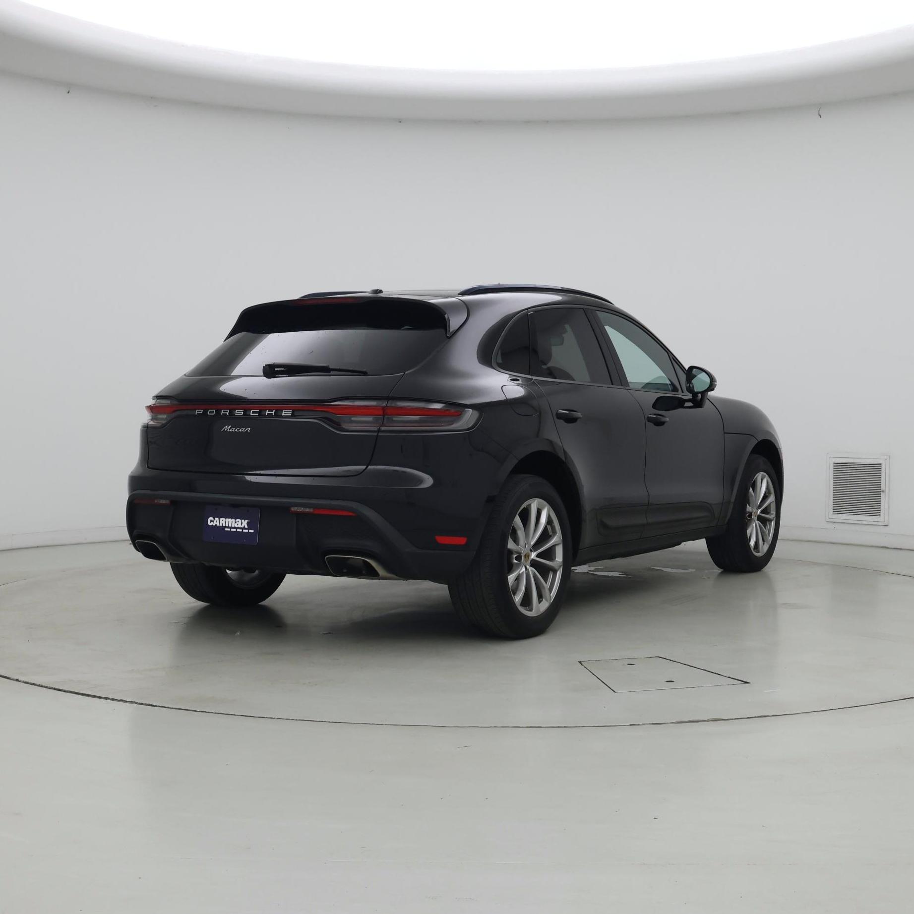 Thumbnail: 2023 Porsche Macan - 8