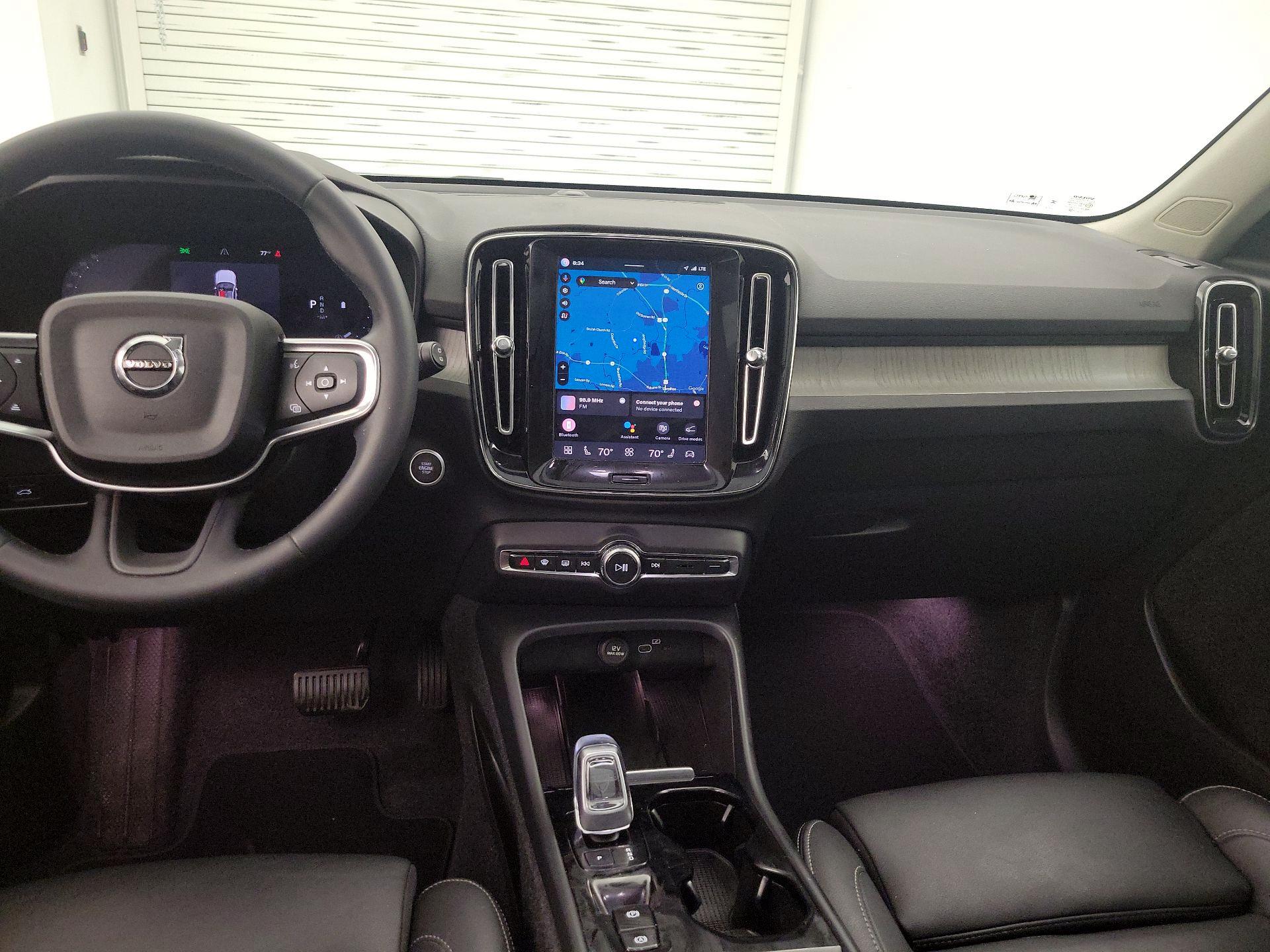 Thumbnail: 2024 Volvo XC40 - 9