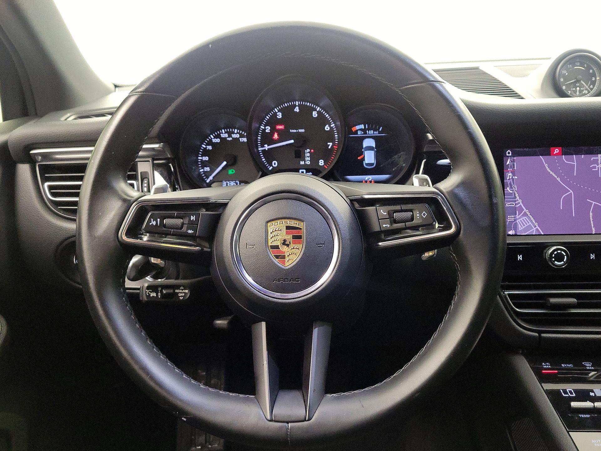 Thumbnail: 2023 Porsche Macan - 10