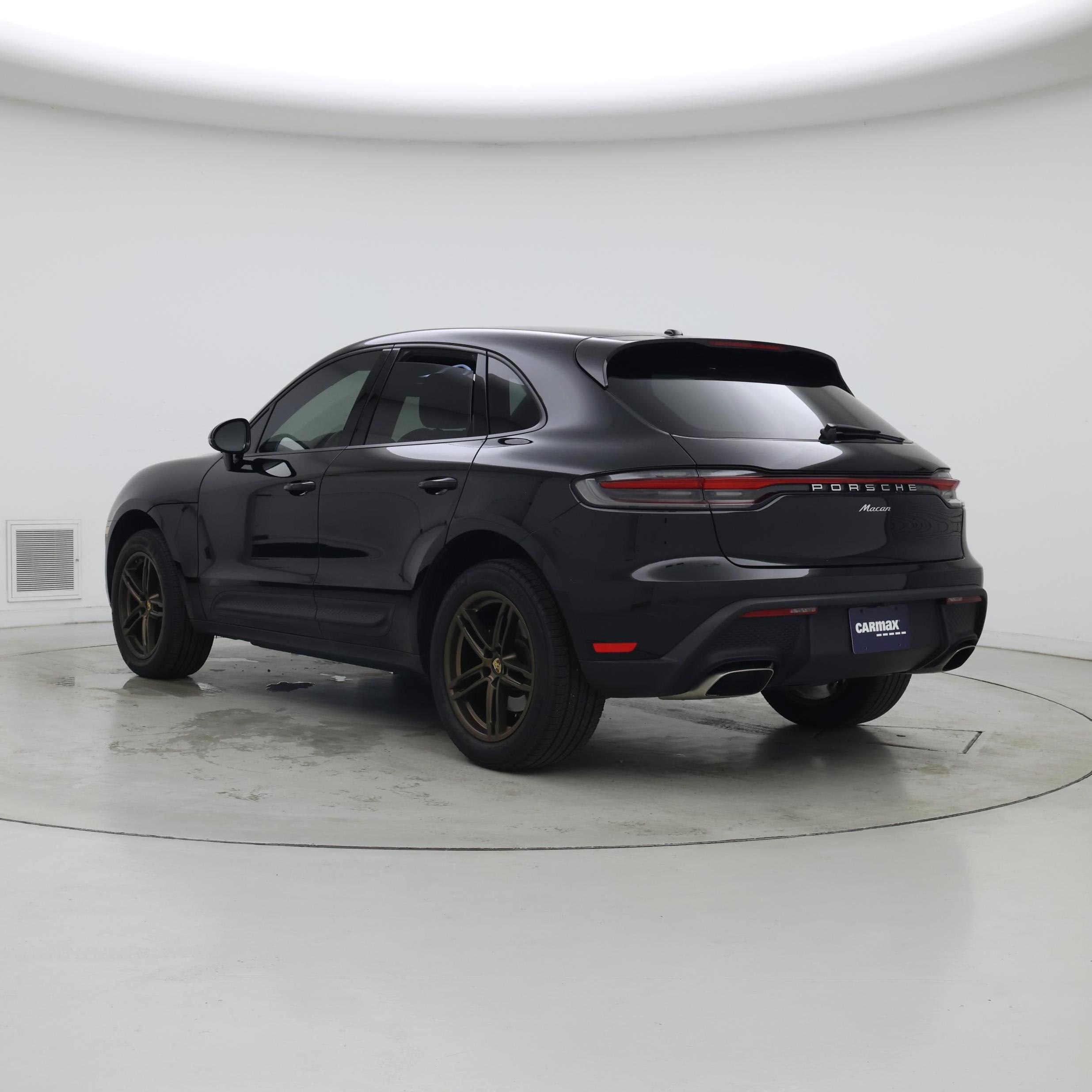 Thumbnail: 2023 Porsche Macan - 2