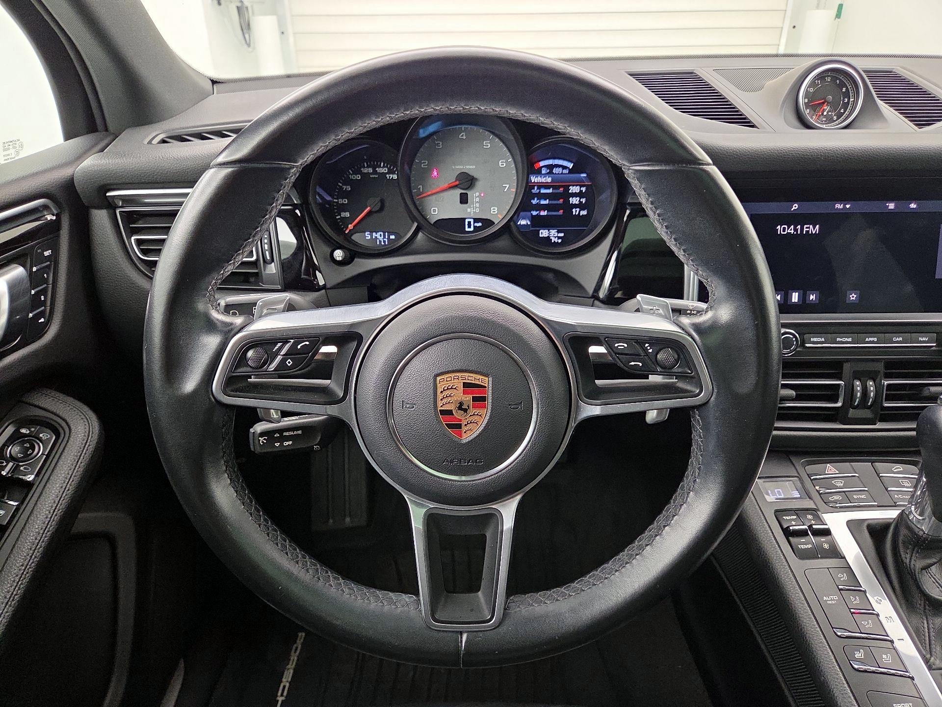 Thumbnail: 2020 Porsche Macan - 10
