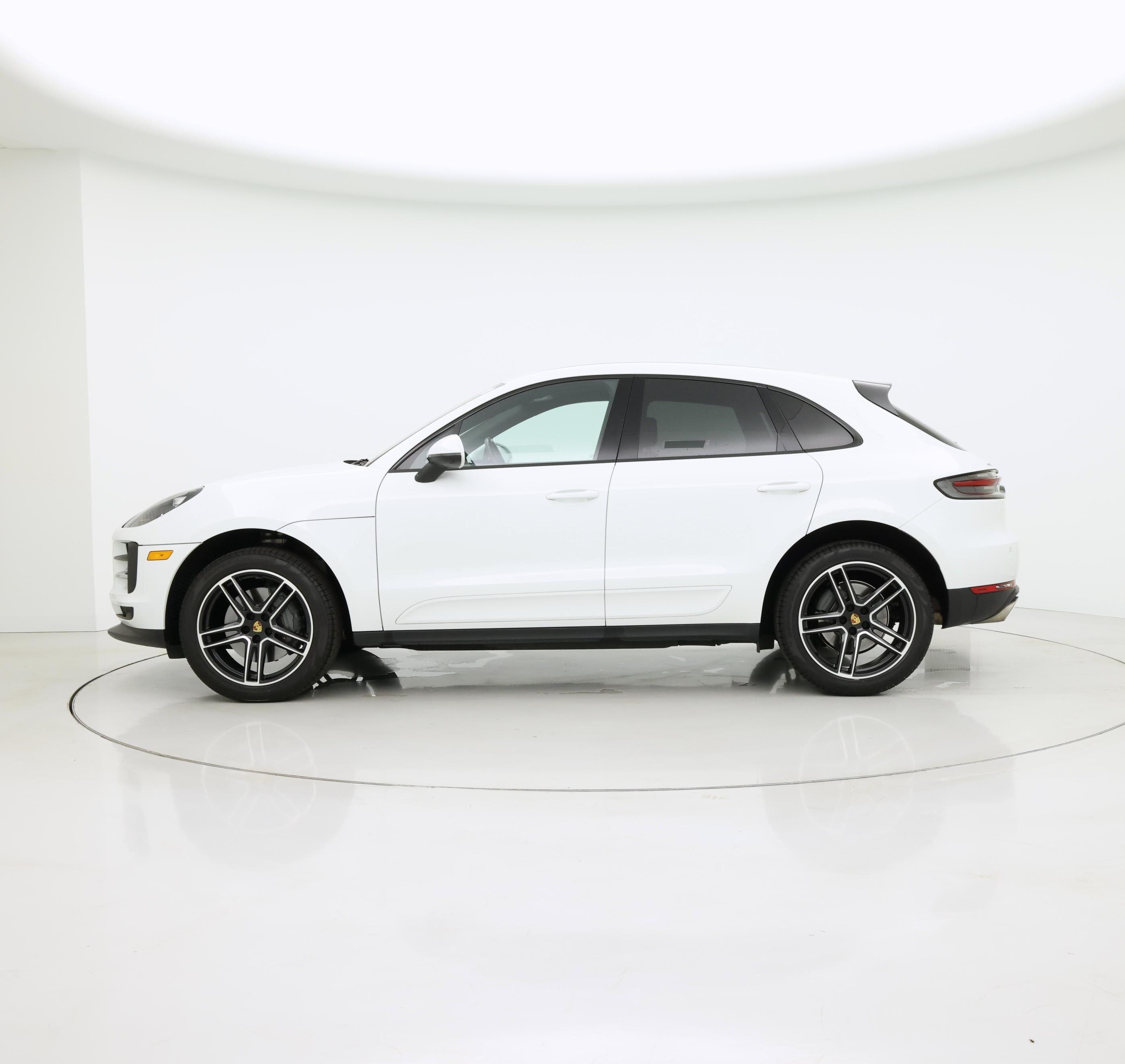 Thumbnail: 2020 Porsche Macan - 3