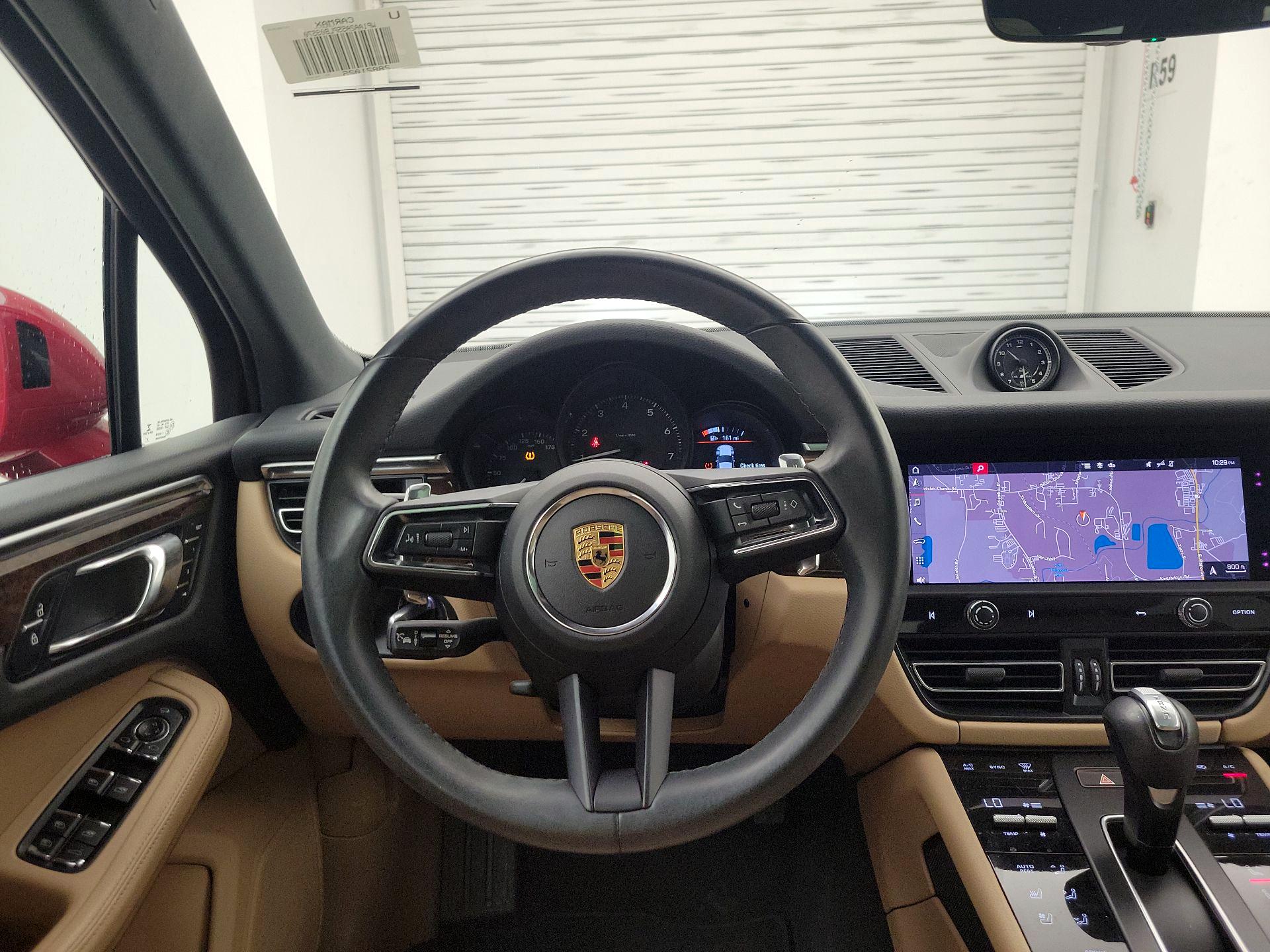 Thumbnail: 2023 Porsche Macan - 10