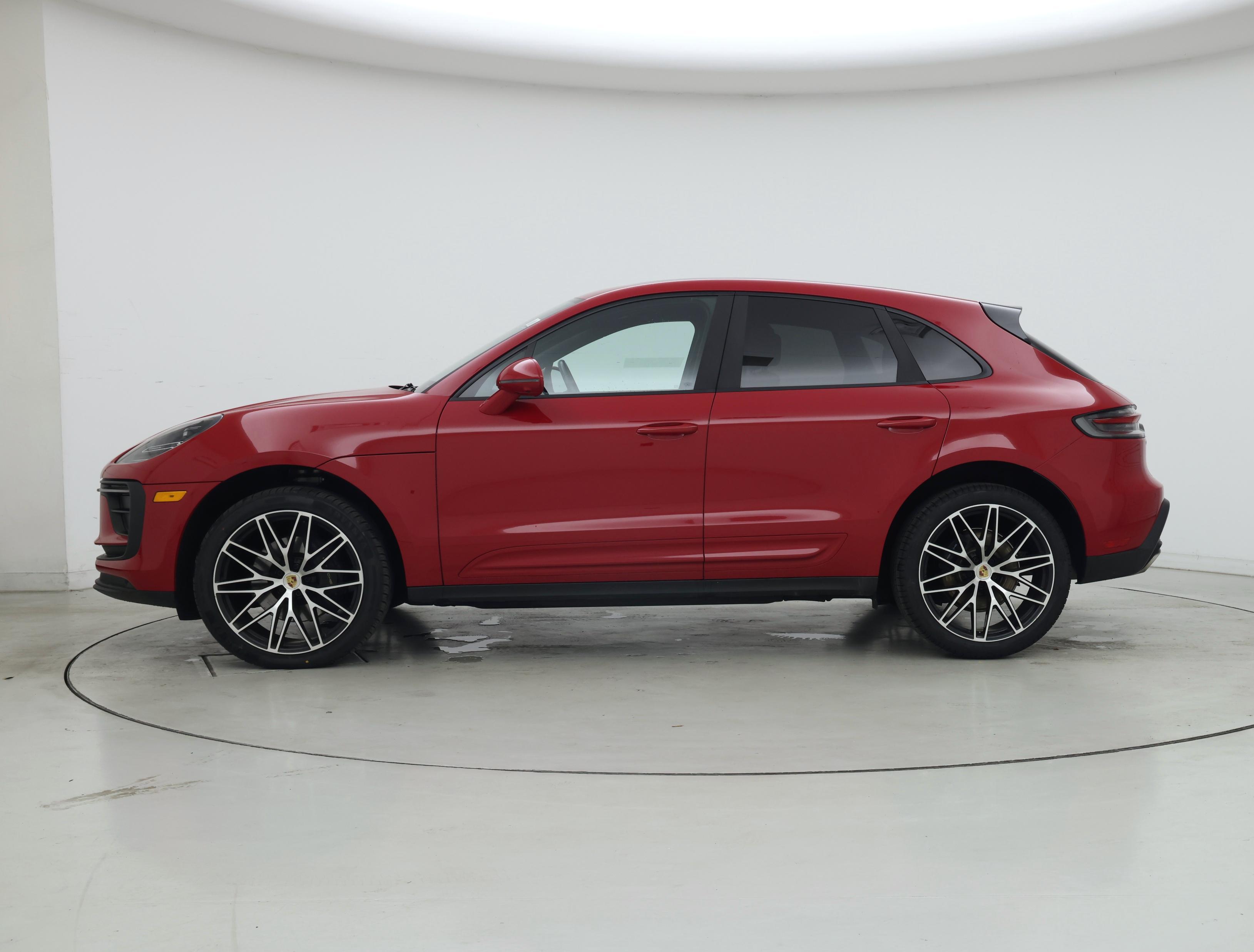Thumbnail: 2023 Porsche Macan - 3