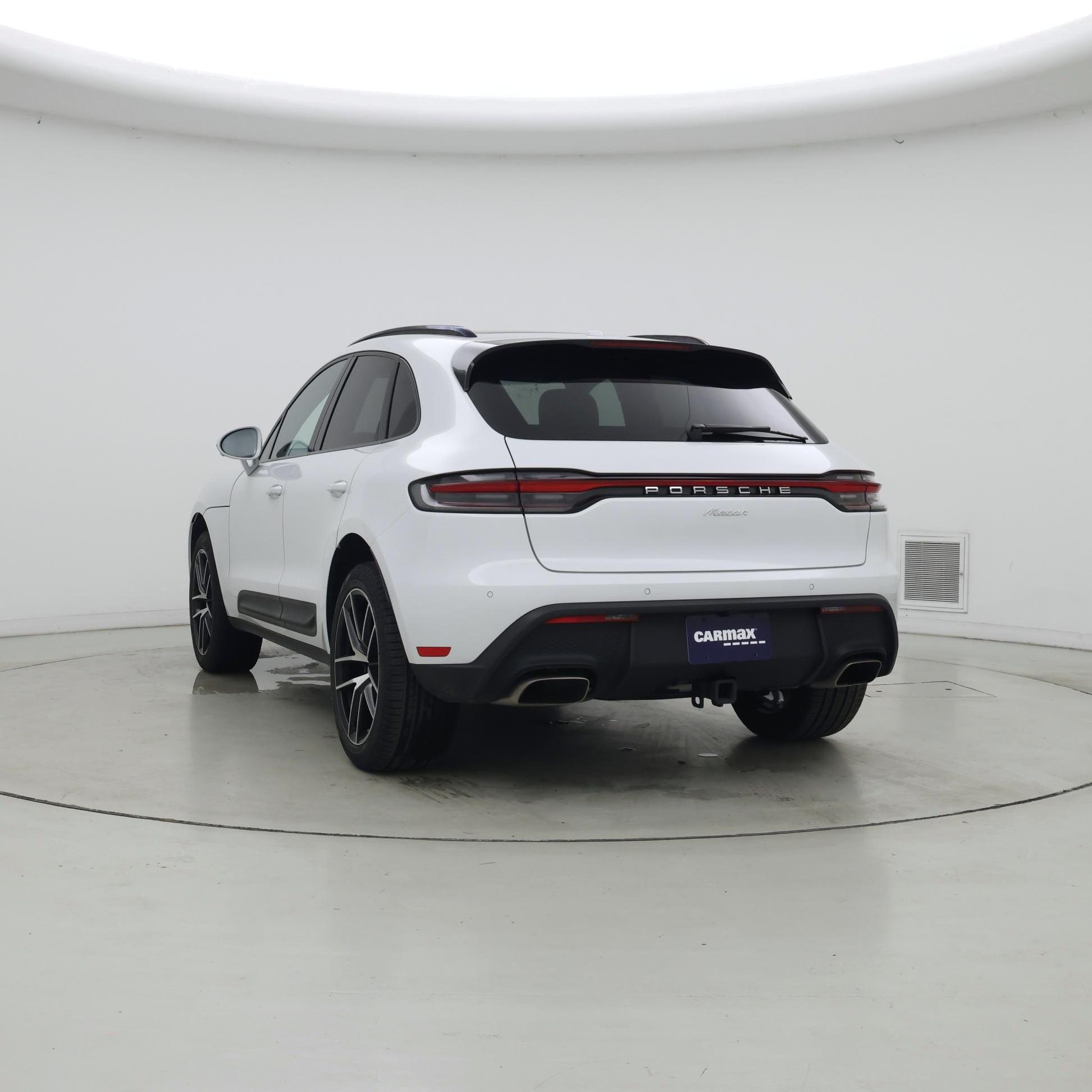 Thumbnail: 2022 Porsche Macan - 2