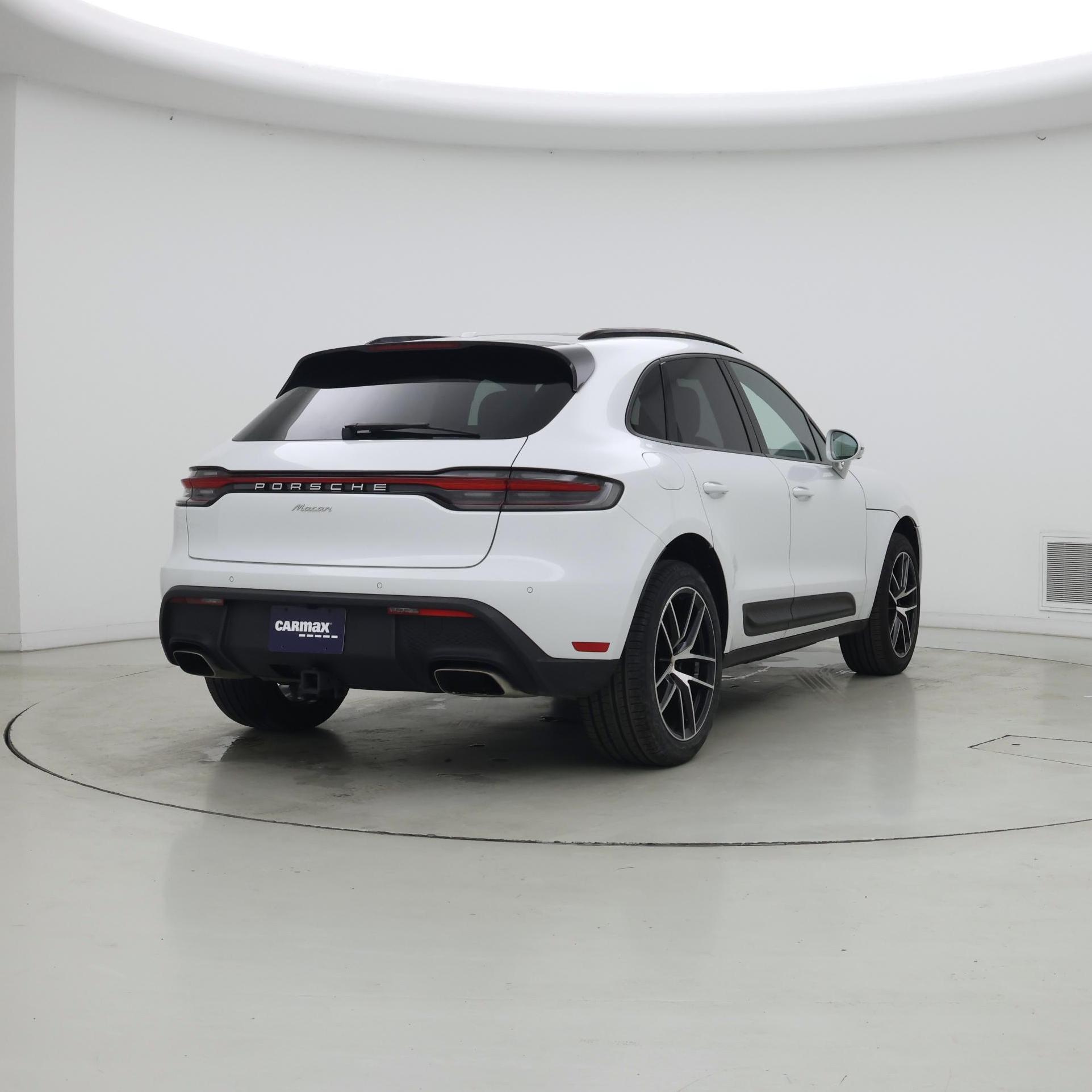 Thumbnail: 2022 Porsche Macan - 8