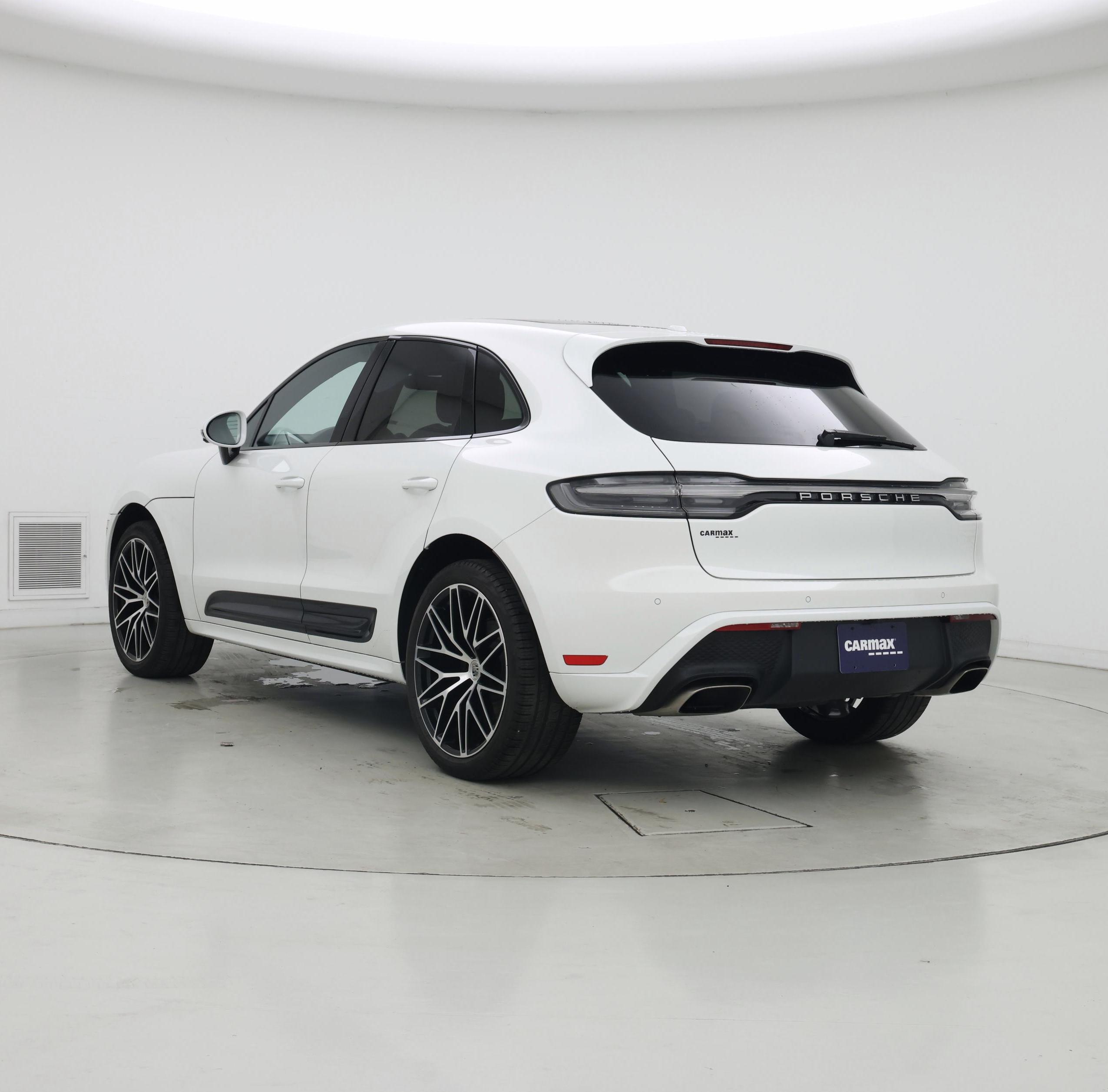 Thumbnail: 2023 Porsche Macan - 2