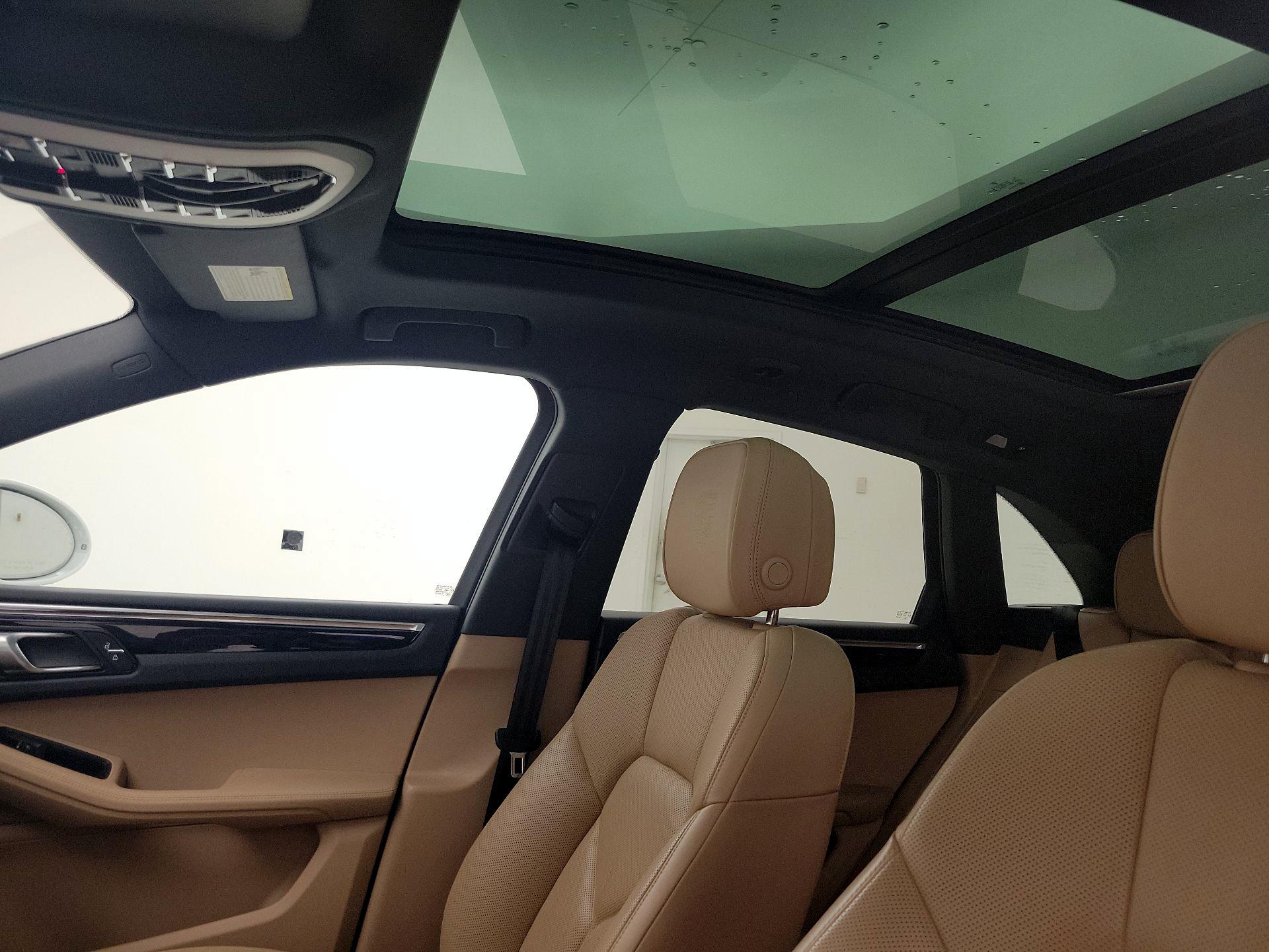 Thumbnail: 2023 Porsche Macan - 19