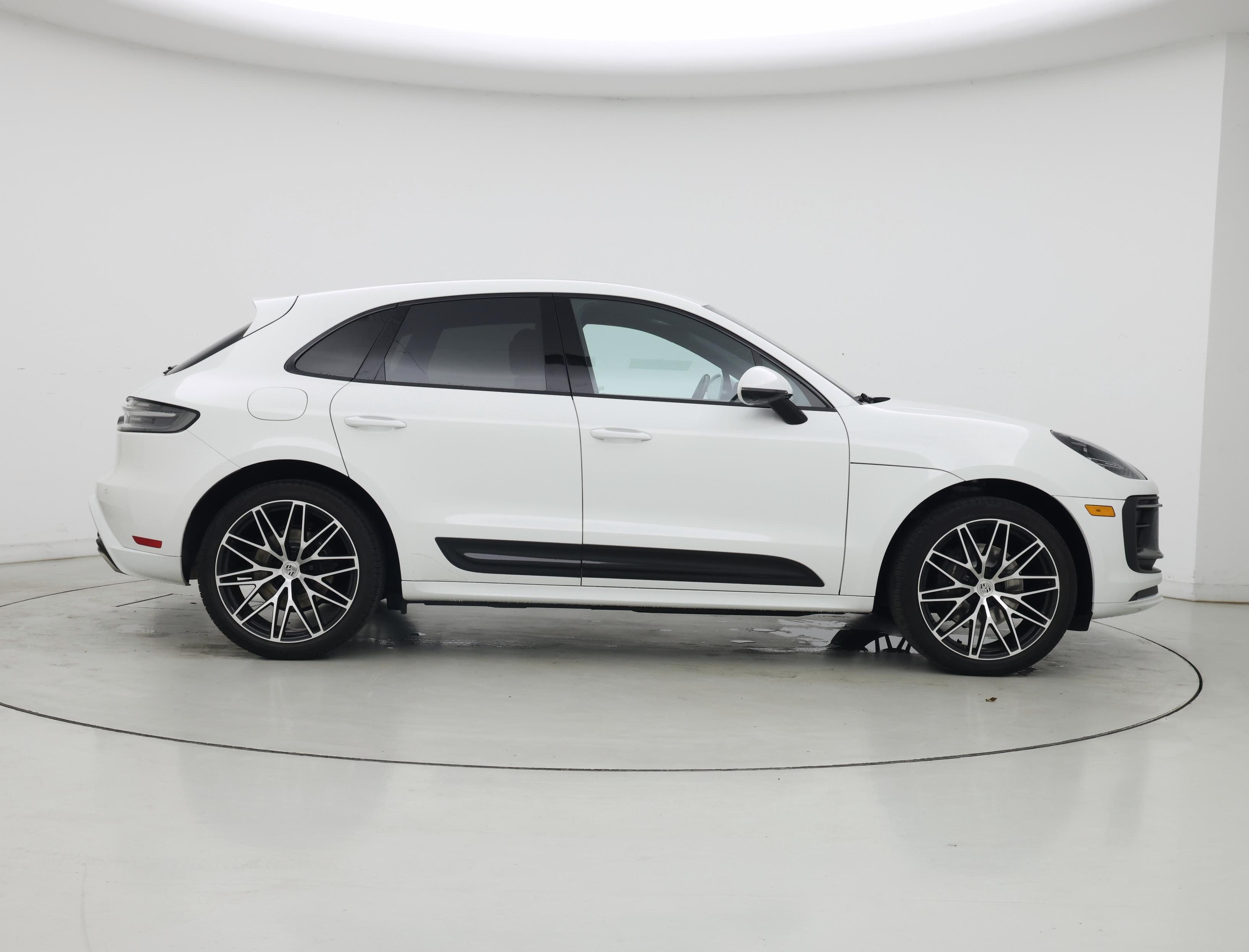 Thumbnail: 2023 Porsche Macan - 7