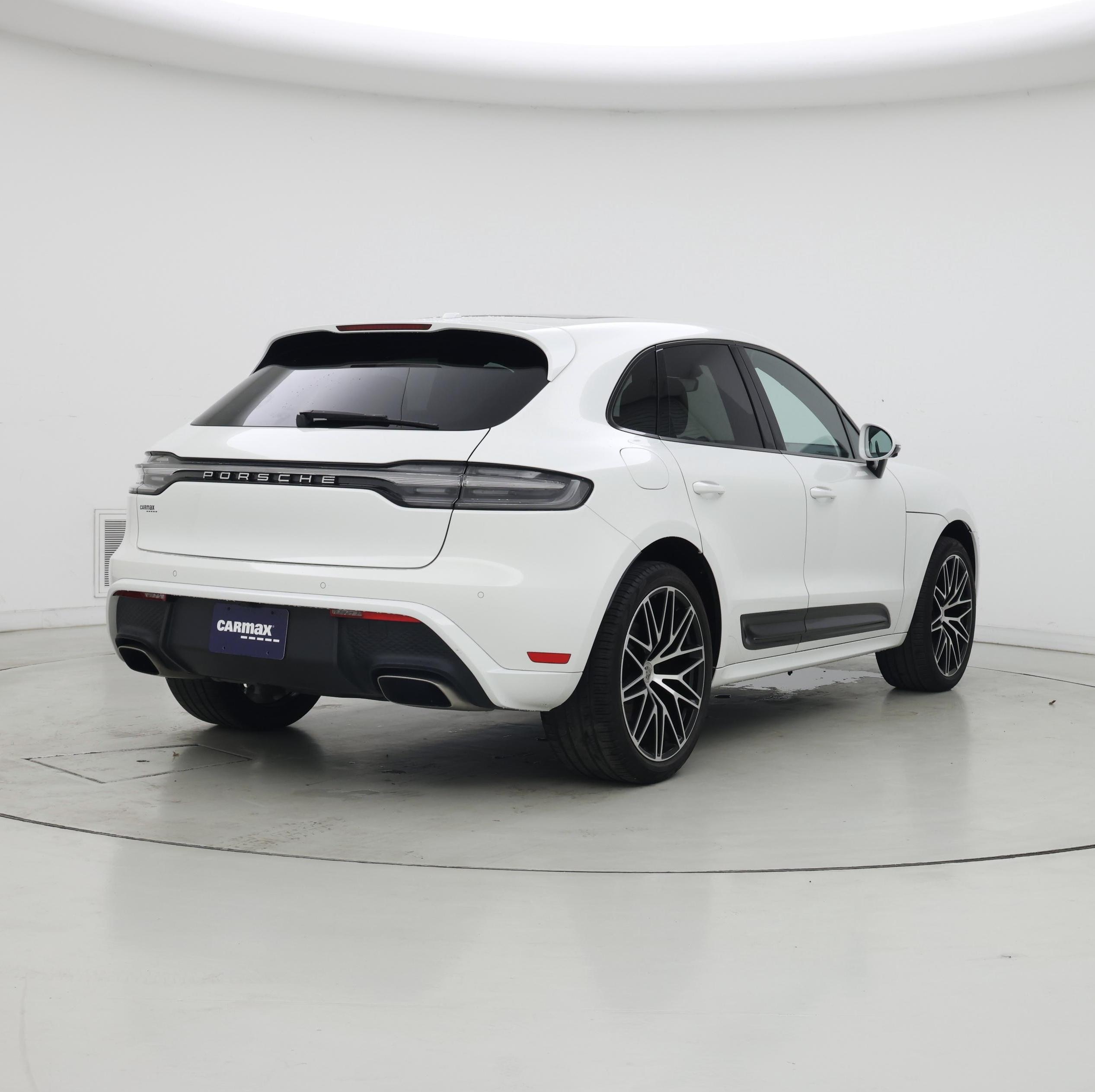 Thumbnail: 2023 Porsche Macan - 8