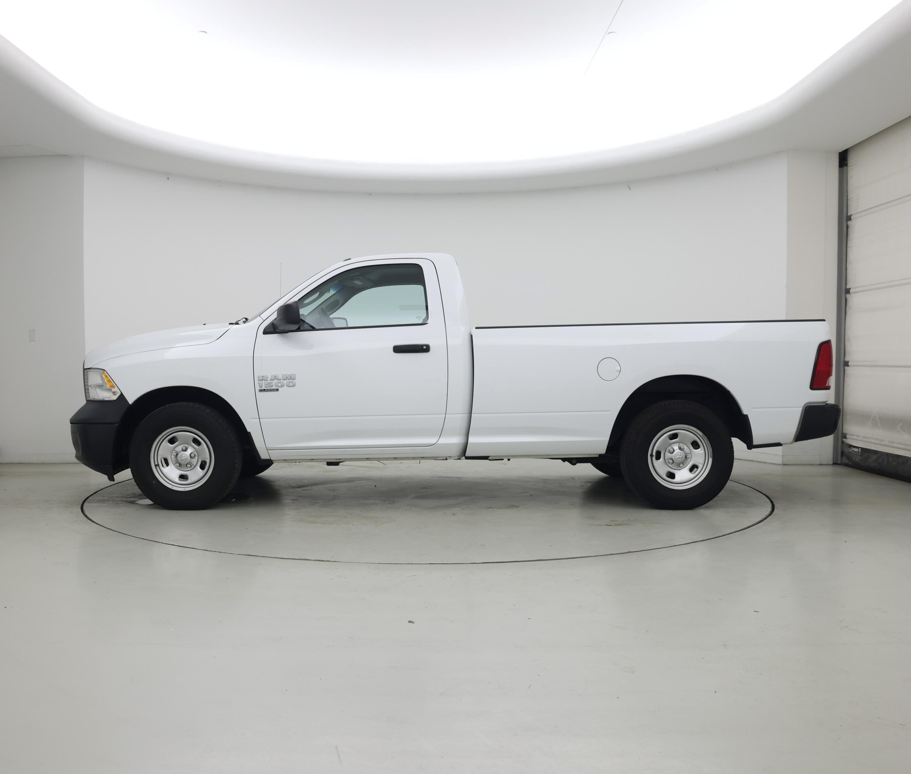 Thumbnail: 2023 RAM 1500 Classic - 3