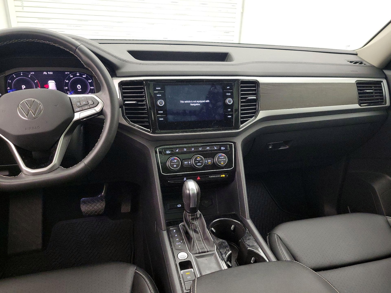 2022 Volkswagen Atlas SE w/Tech - Photo 10