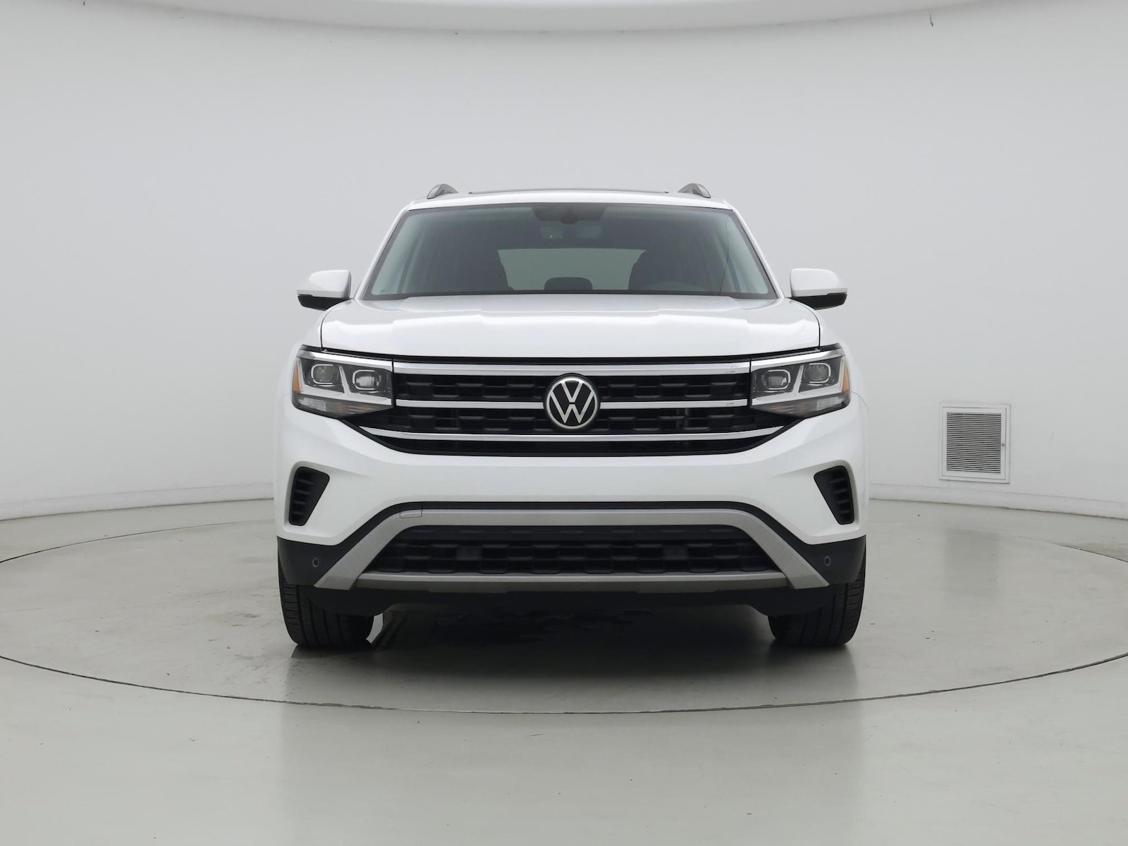 2022 Volkswagen Atlas SE w/Tech - Photo 6