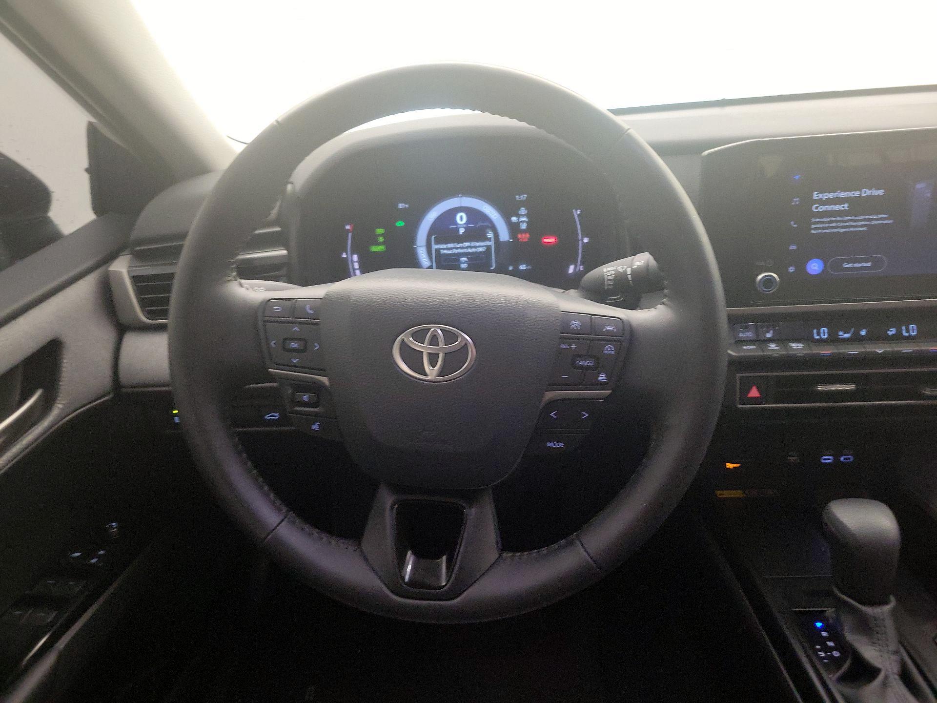 Thumbnail: 2025 Toyota Camry - 10
