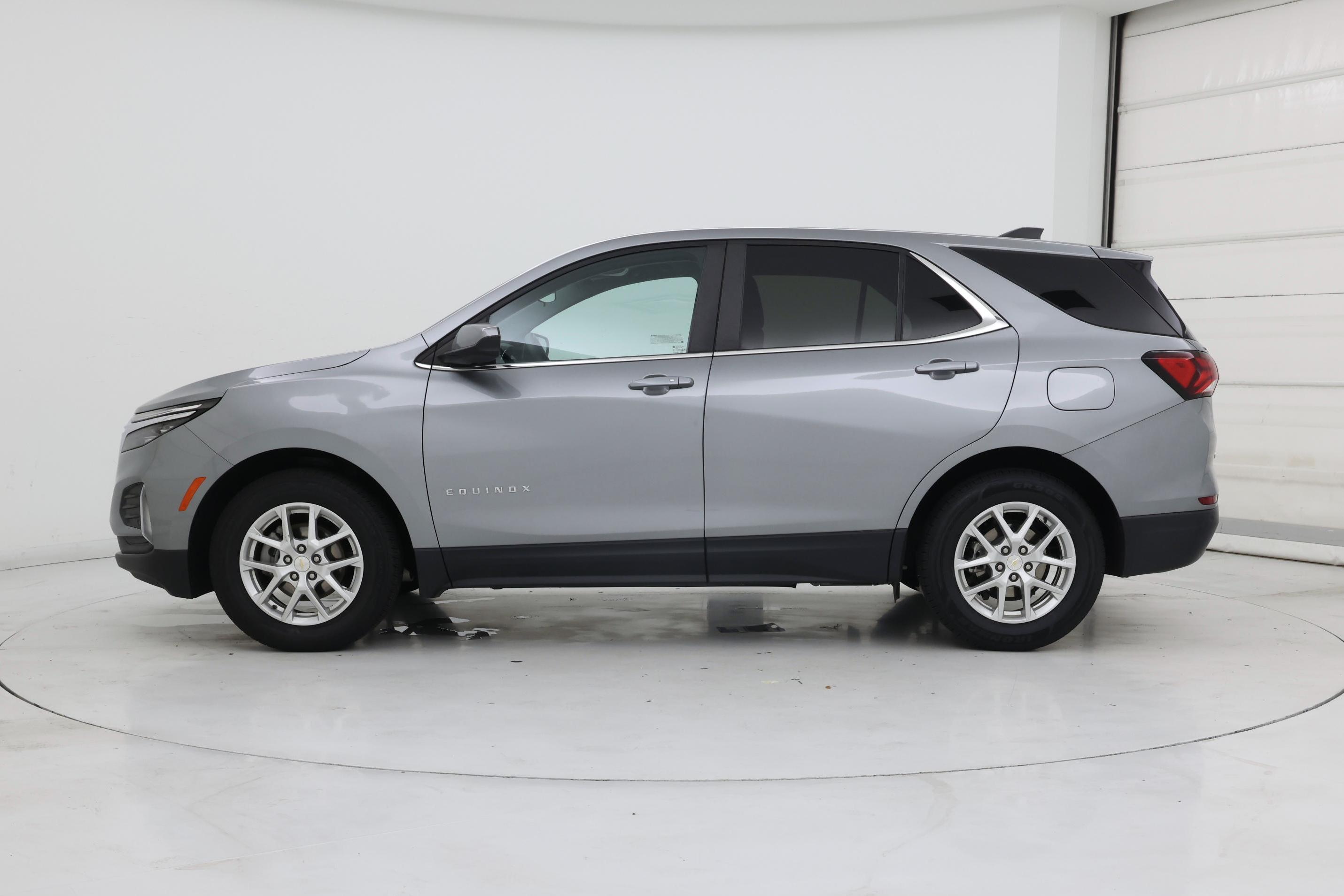 Thumbnail: 2023 Chevrolet Equinox - 3
