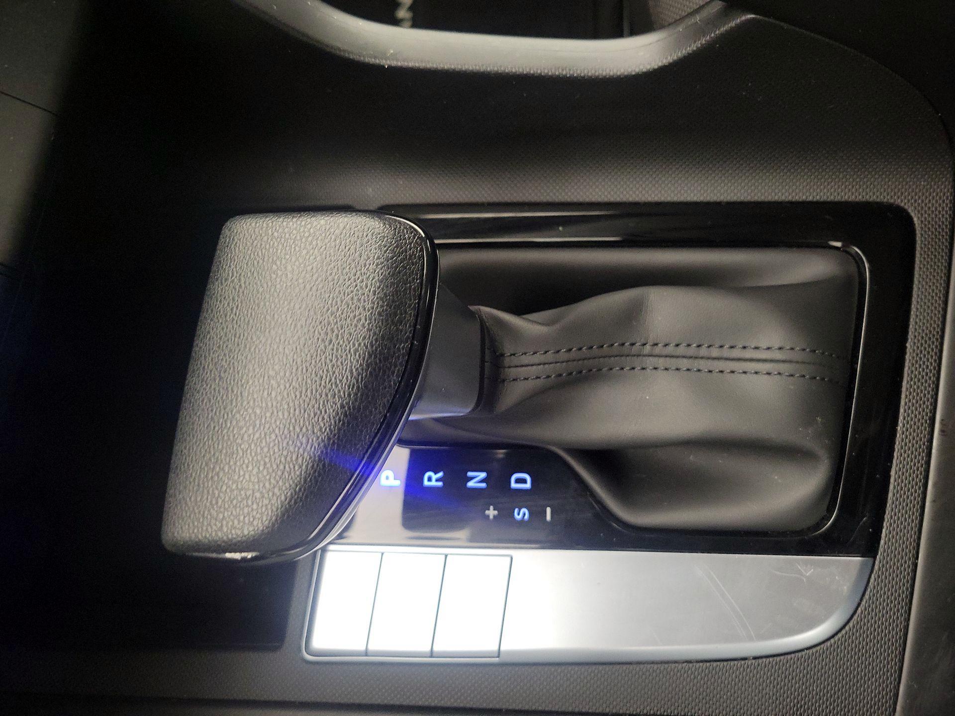 Thumbnail: 2025 Hyundai Elantra - 17