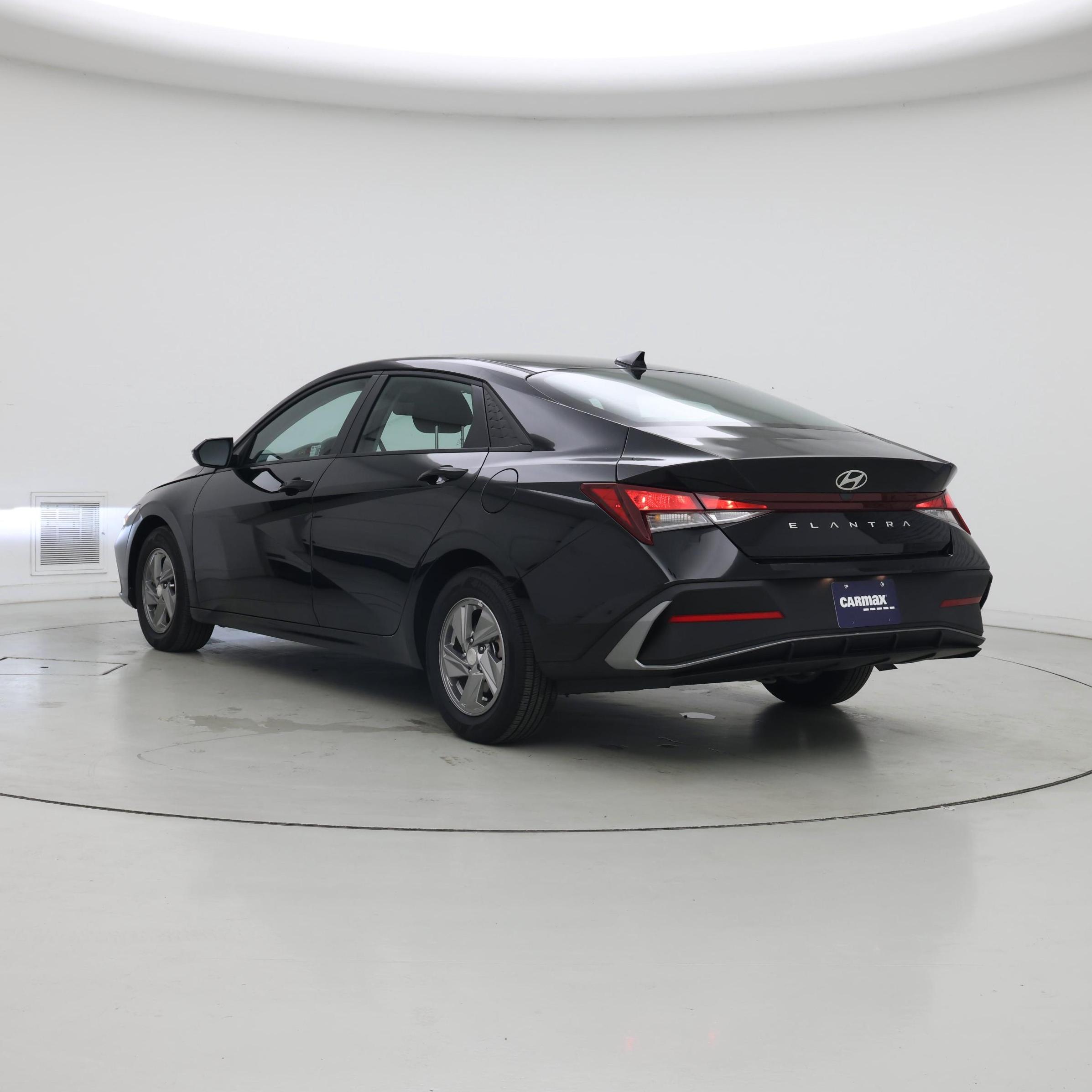 Thumbnail: 2025 Hyundai Elantra - 2