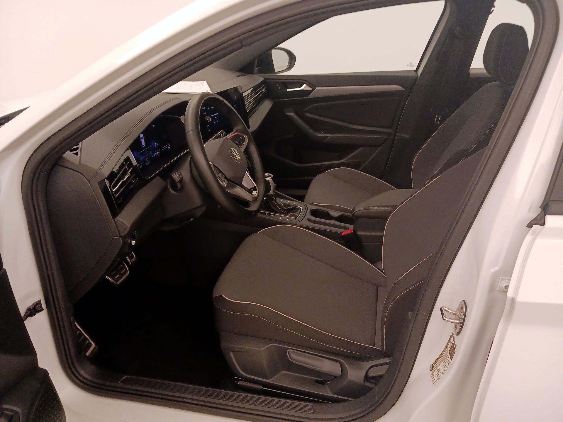 Thumbnail: 2025 Volkswagen Jetta - 11