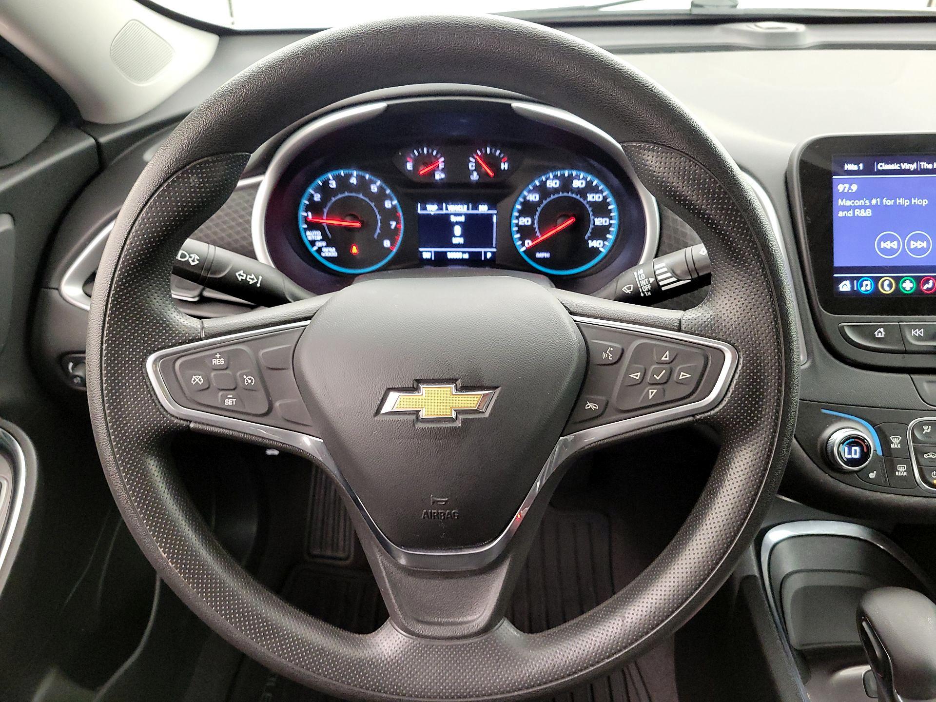 Thumbnail: 2022 Chevrolet Malibu - 10