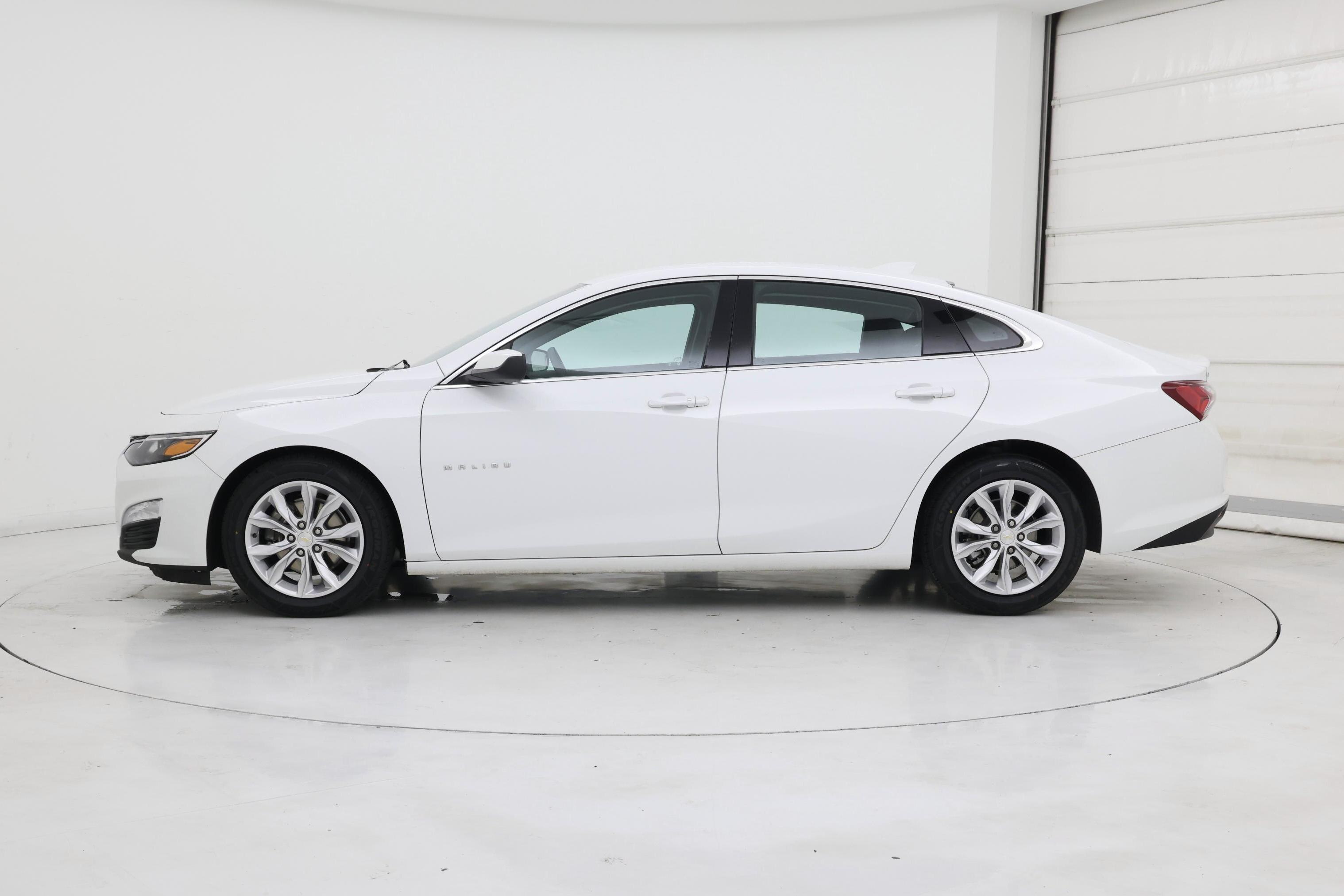 Thumbnail: 2022 Chevrolet Malibu - 3