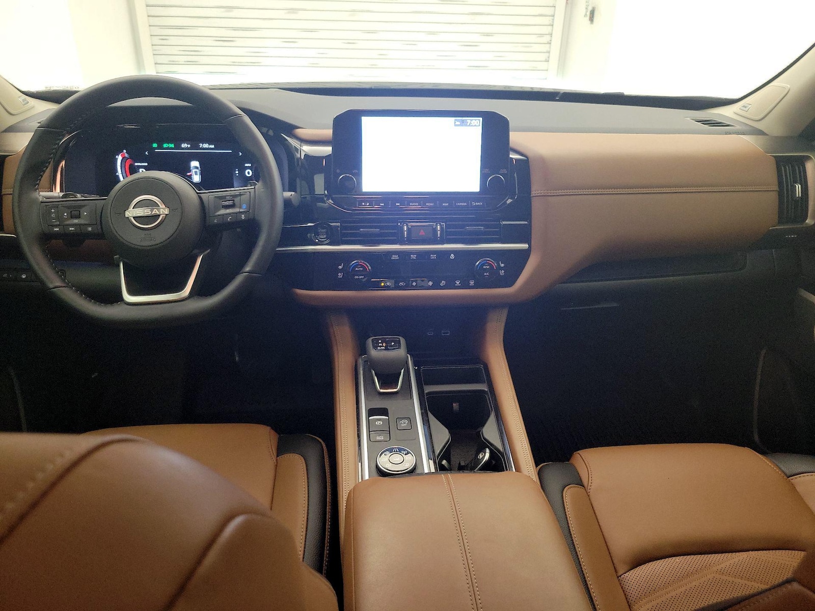 2025 Nissan Pathfinder Platinum - Photo 10