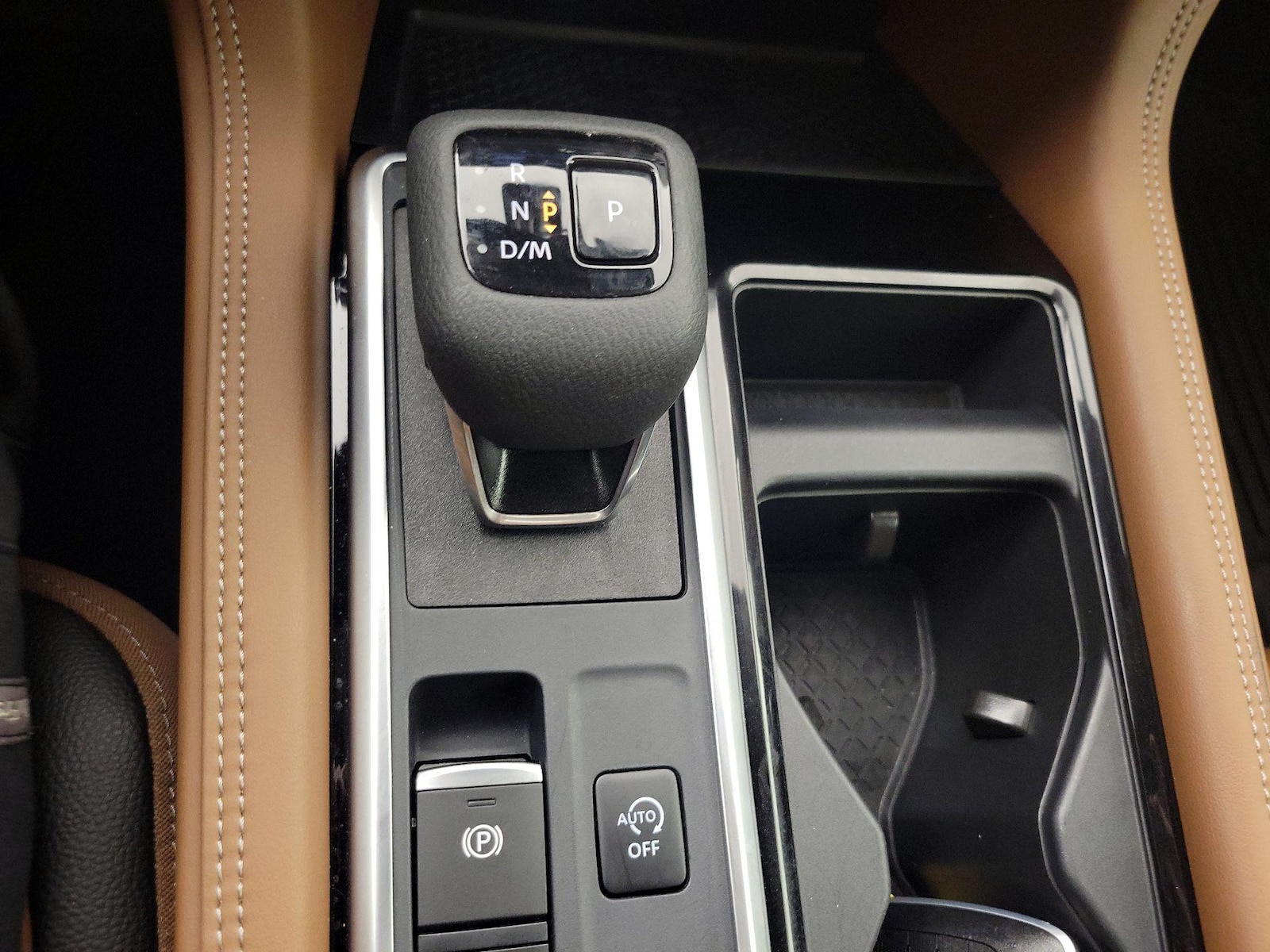 2025 Nissan Pathfinder Platinum - Photo 19