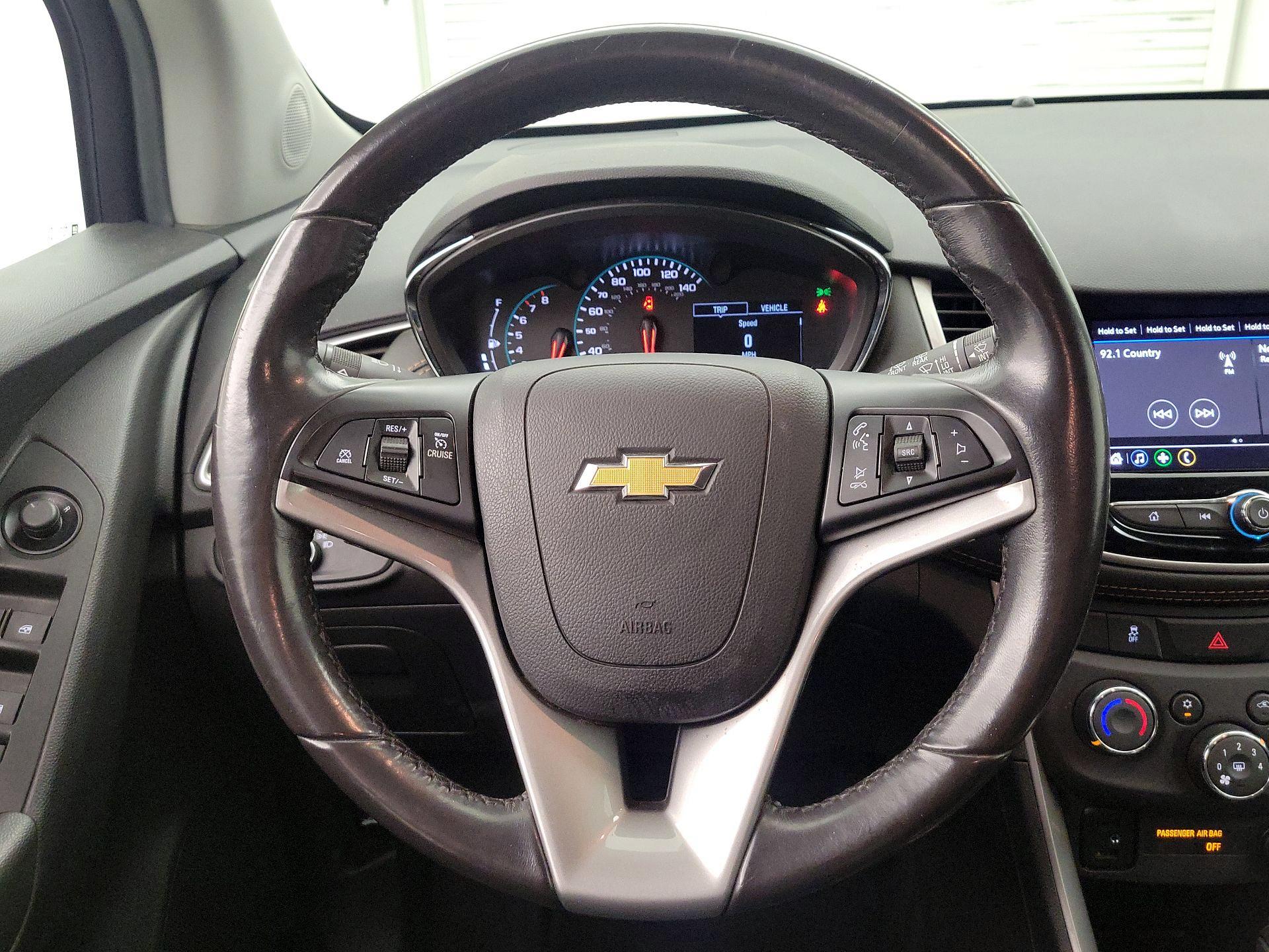 Thumbnail: 2022 Chevrolet Trax - 10