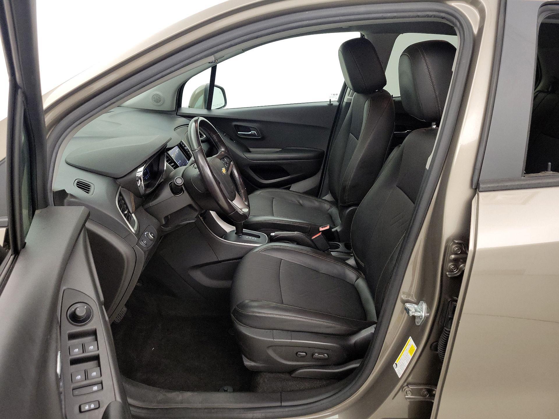 Thumbnail: 2022 Chevrolet Trax - 11