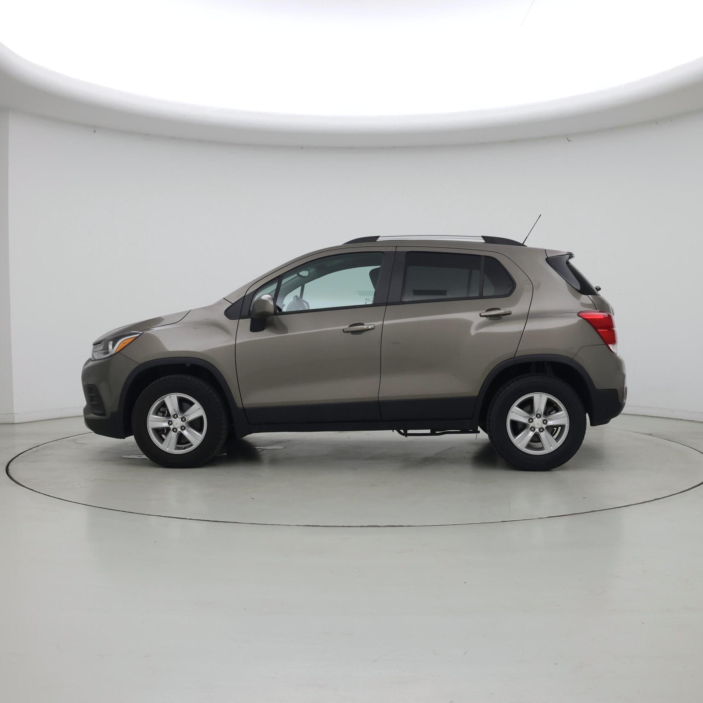 Thumbnail: 2022 Chevrolet Trax - 3