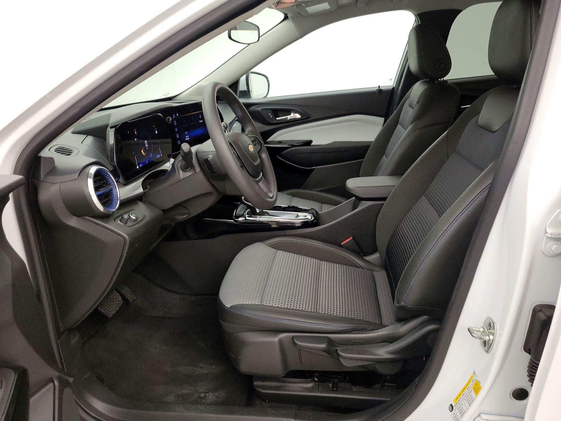 Thumbnail: 2025 Chevrolet Trax - 11