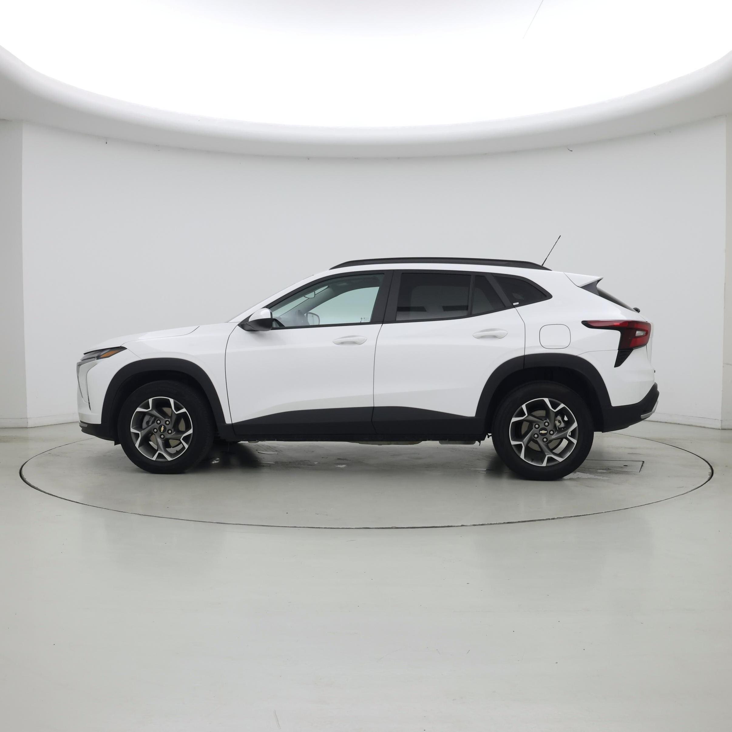 Thumbnail: 2025 Chevrolet Trax - 3