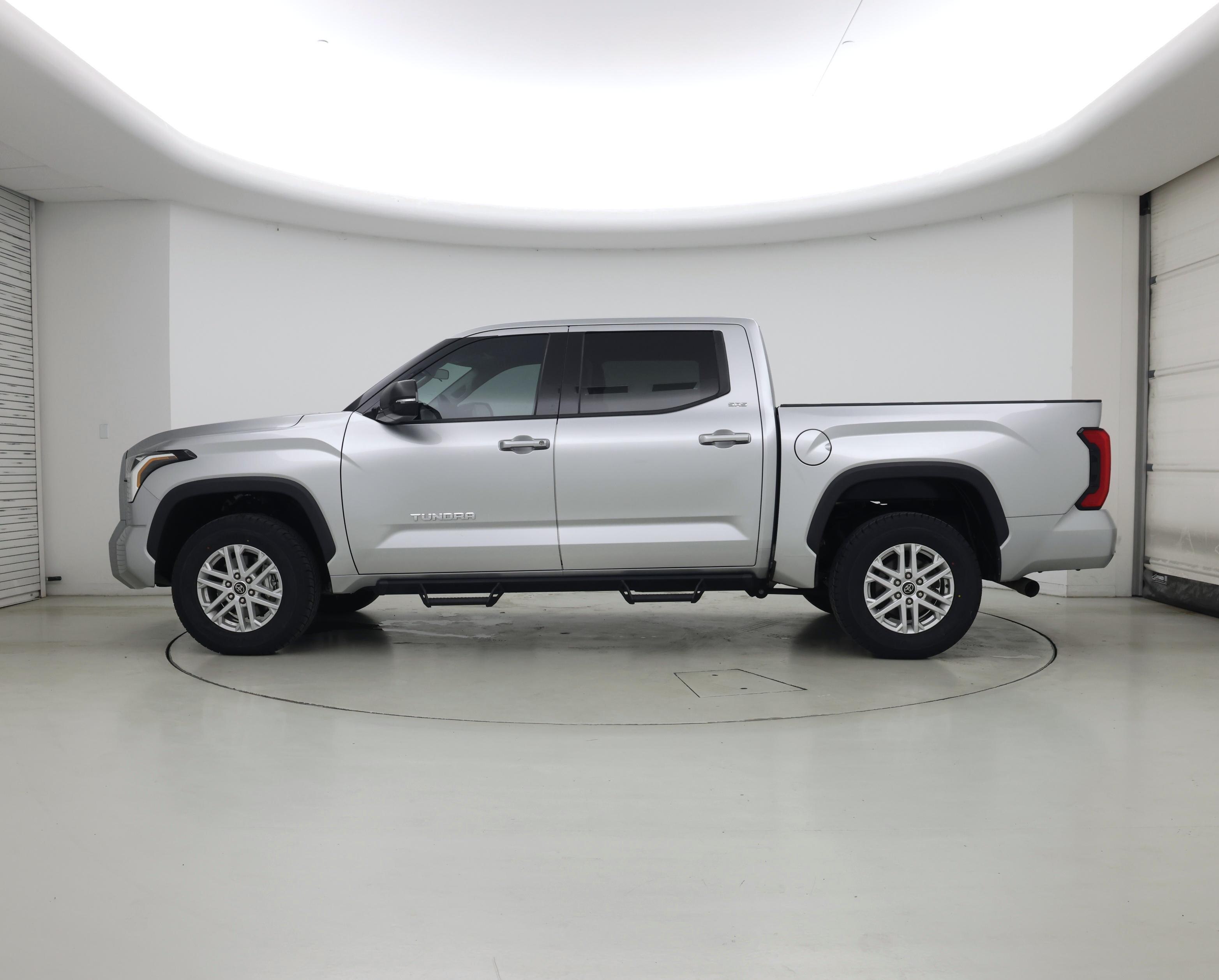 Thumbnail: 2023 Toyota Tundra - 3