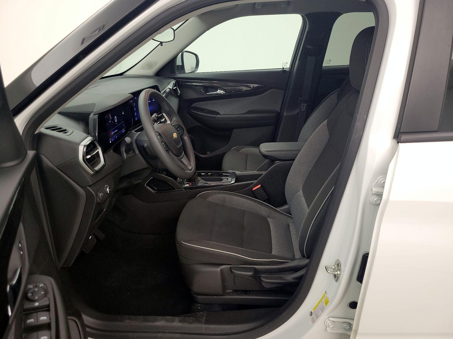 Thumbnail: 2025 Chevrolet TrailBlazer - 11