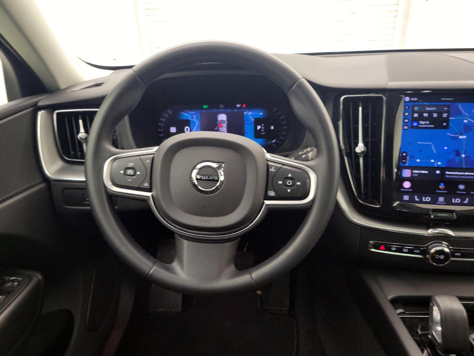 Thumbnail: 2023 Volvo XC60 - 10
