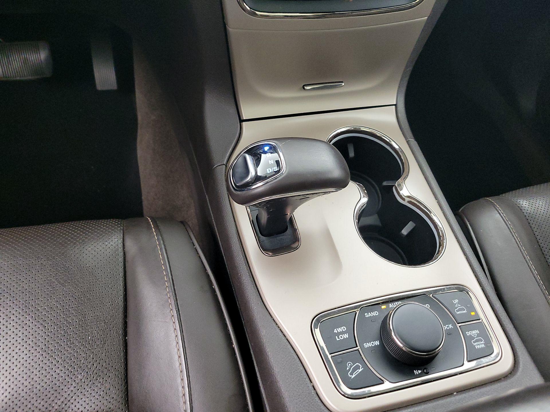 Thumbnail: 2014 Jeep Grand Cherokee - 14